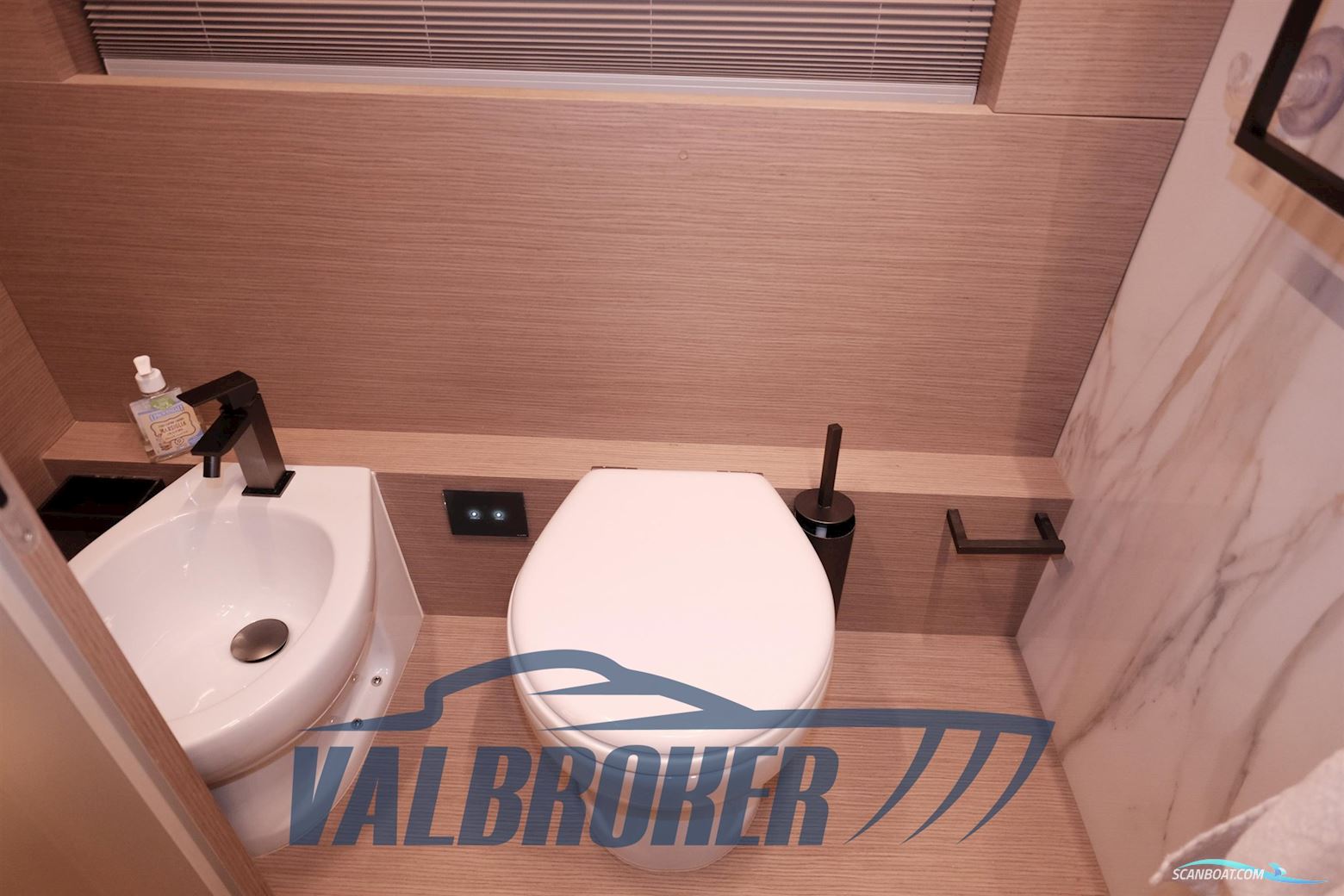 Ferretti Yachts Ferretti 670