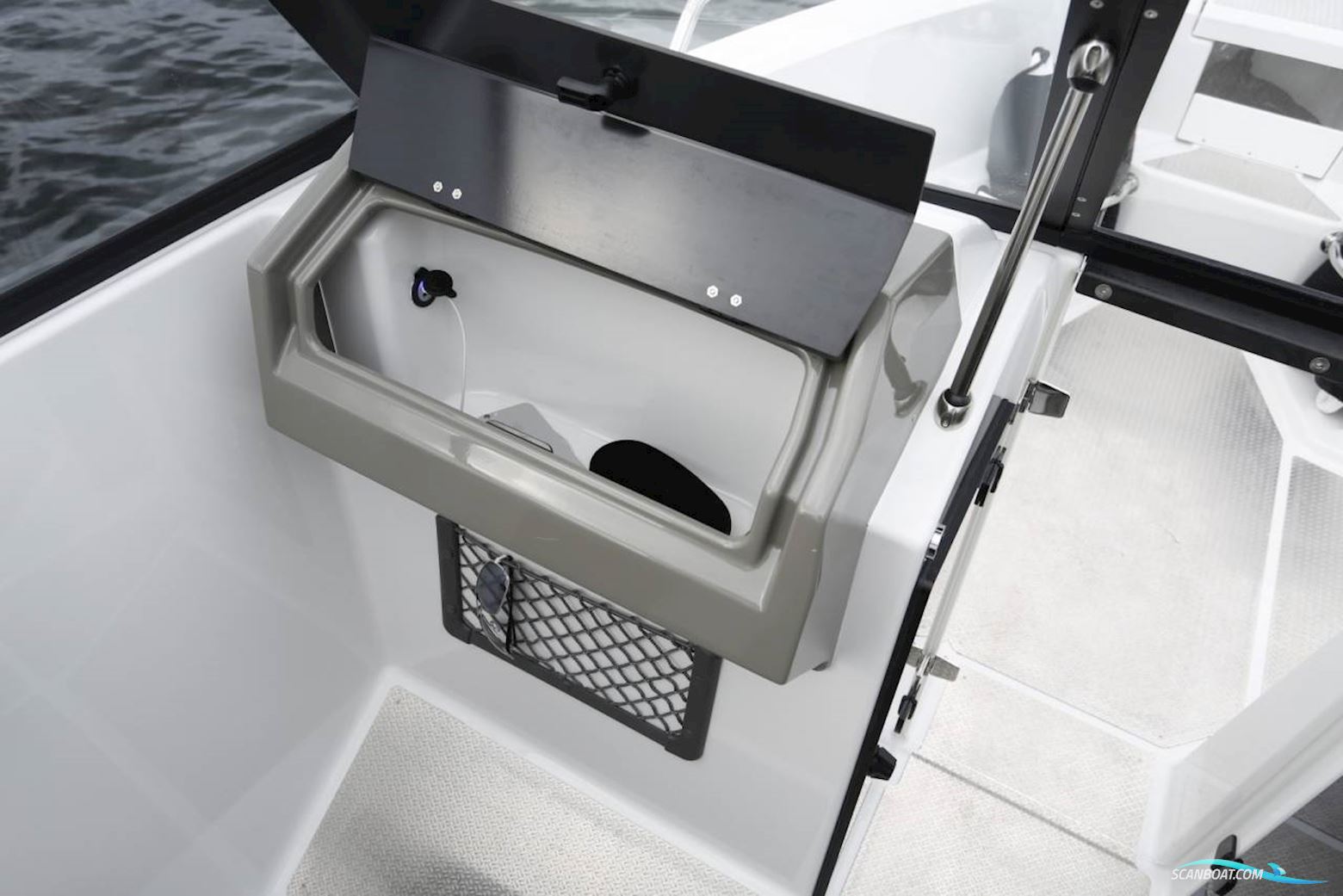 Finnmaster Husky R6 - Yamaha 150/Udstyr