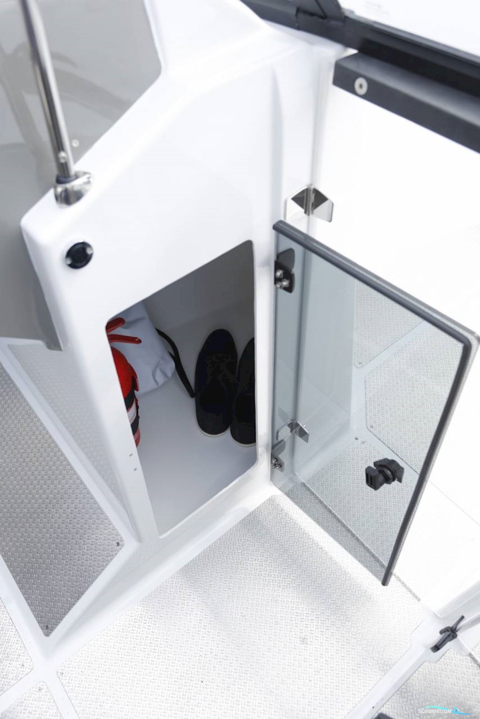 Finnmaster Husky R7 - Yamaha 150 HK/Udstyr