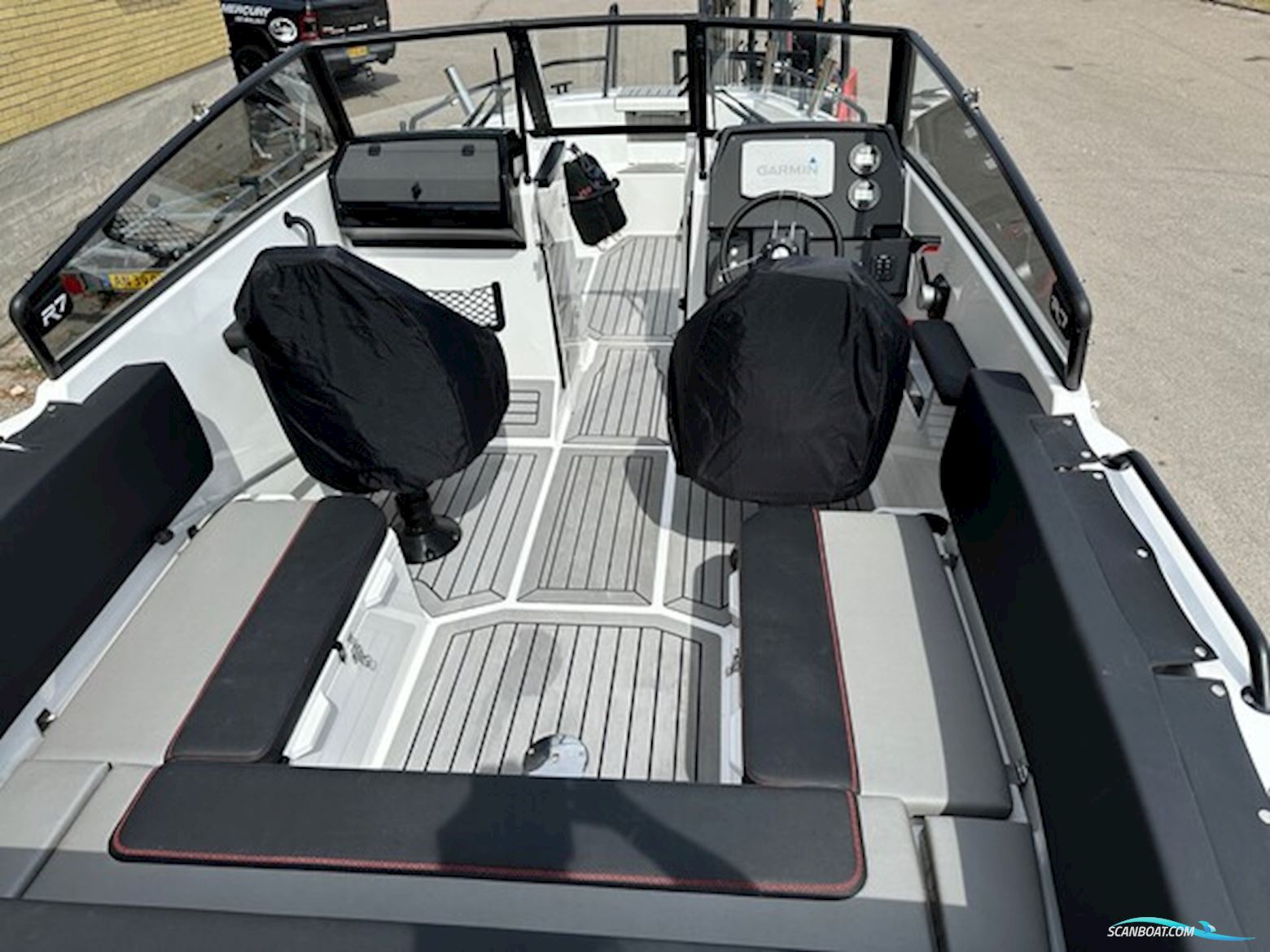 Finnmaster Husky R7 – Kvalitetsaluminium og 200 HK power