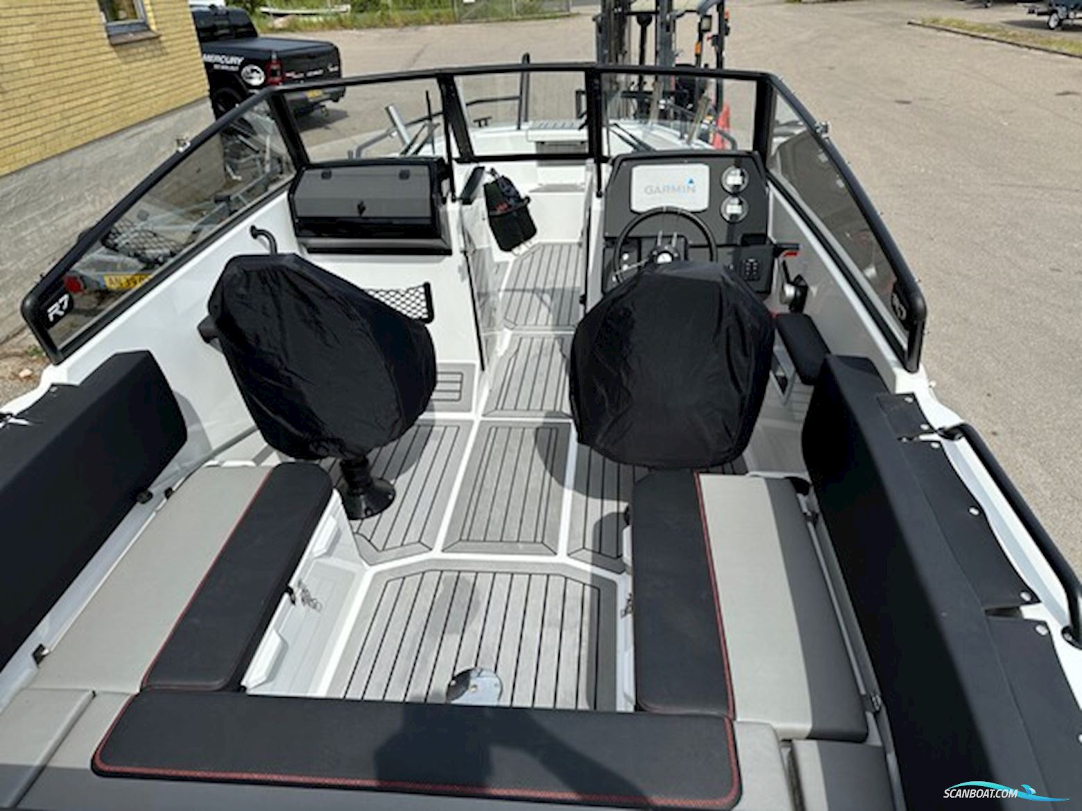 Finnmaster Husky R7 – Kvalitetsaluminium og 200 HK power