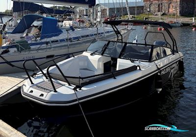 Finnmaster Husky R8S Motorboot 2018, mit Yamaha motor, Finland