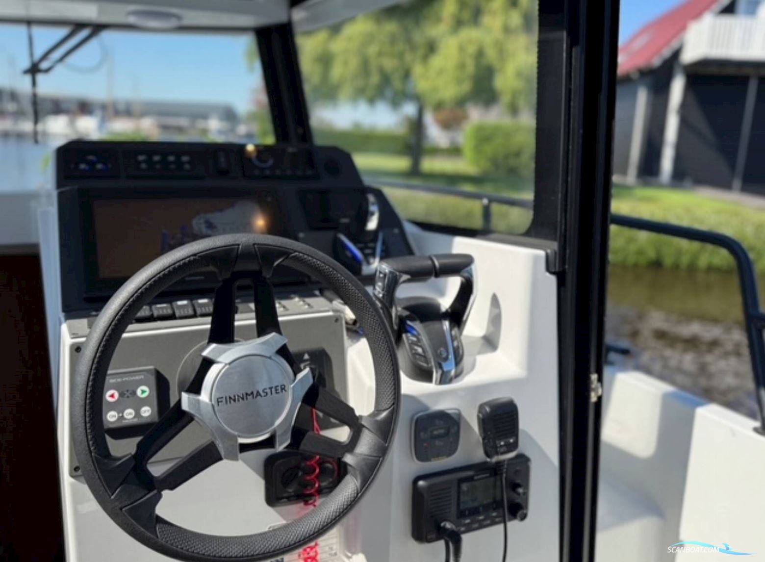 Finnmaster Pilot 8 - 2 X F200 Yamaha/Udstyr