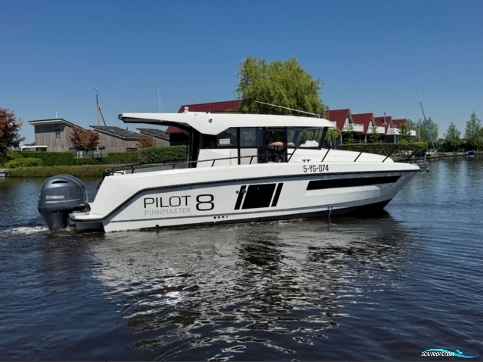 Finnmaster Pilot 8 - 2 X F200 Yamaha/Udstyr Motorboot 2022, mit Twin Yamaha F200 motor, Dänemark