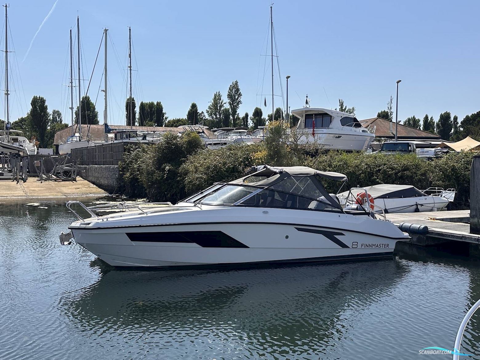 Finnmaster T8 Motorboot 2021, mit Yamaha motor, England