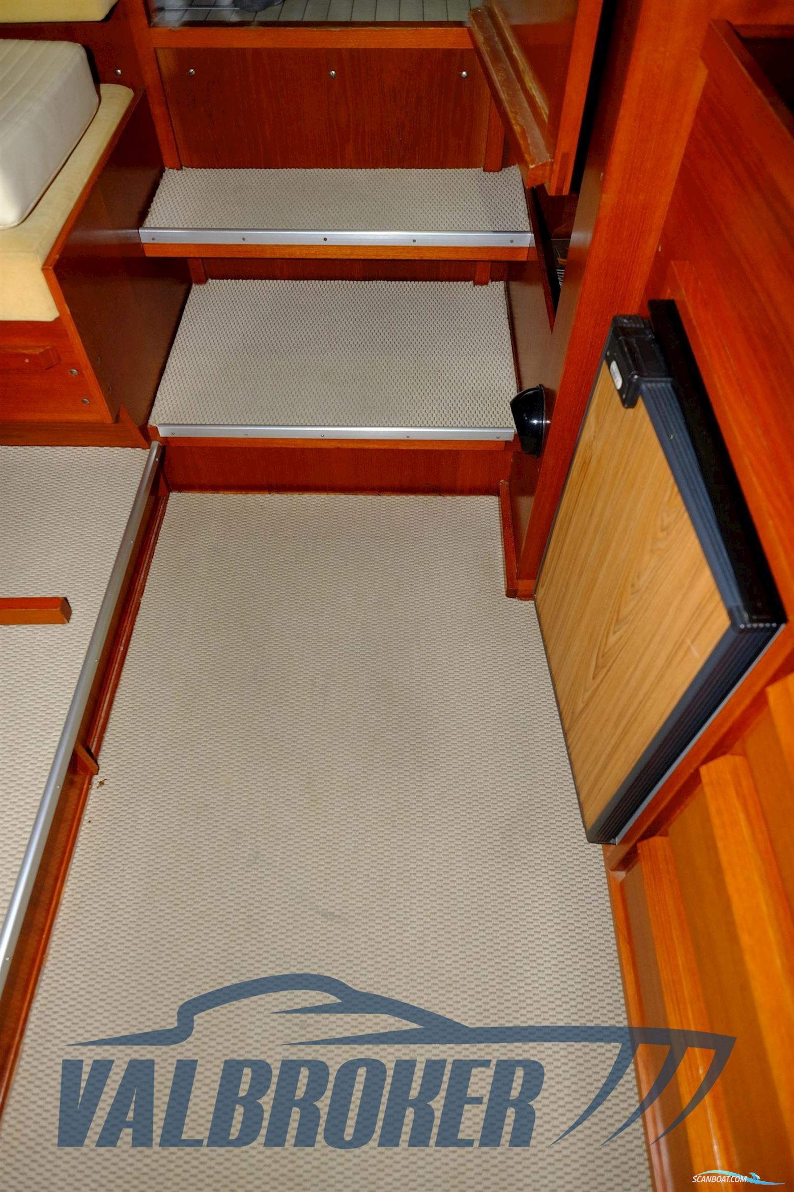 Fjord 32 Cabin