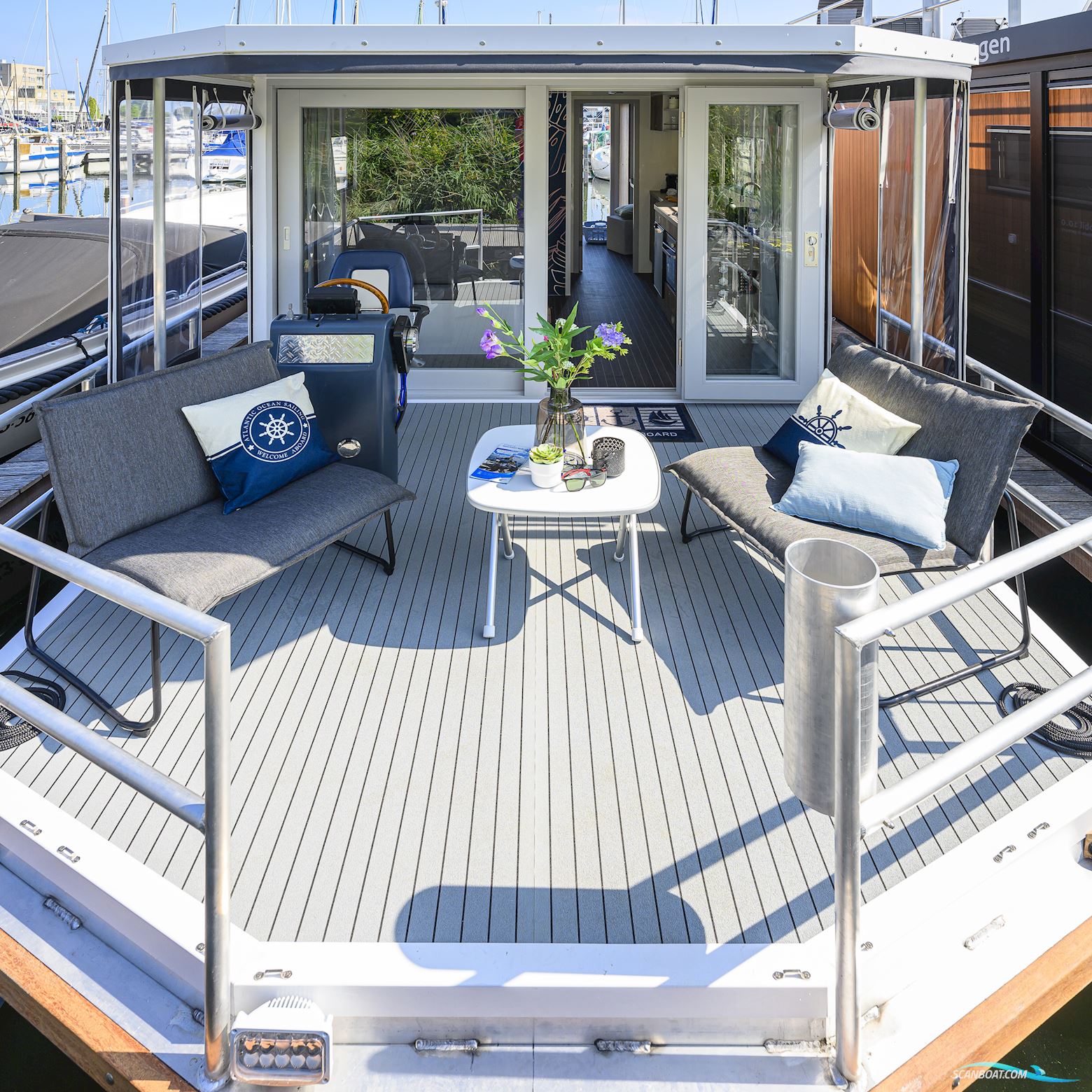 Flexmobil Houseboat Insula