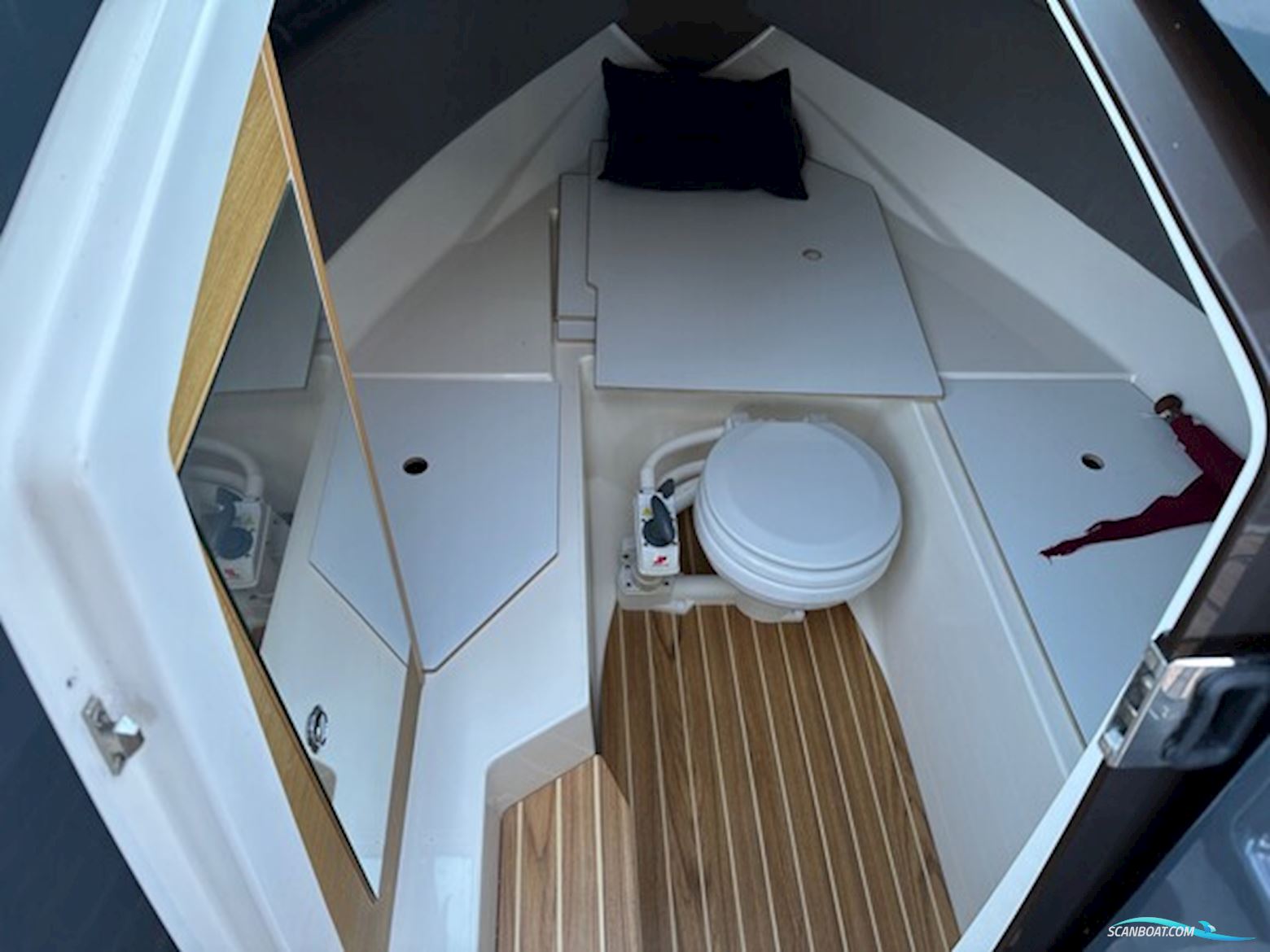 Flipper 670 DC med Mercury 225 hk Verado