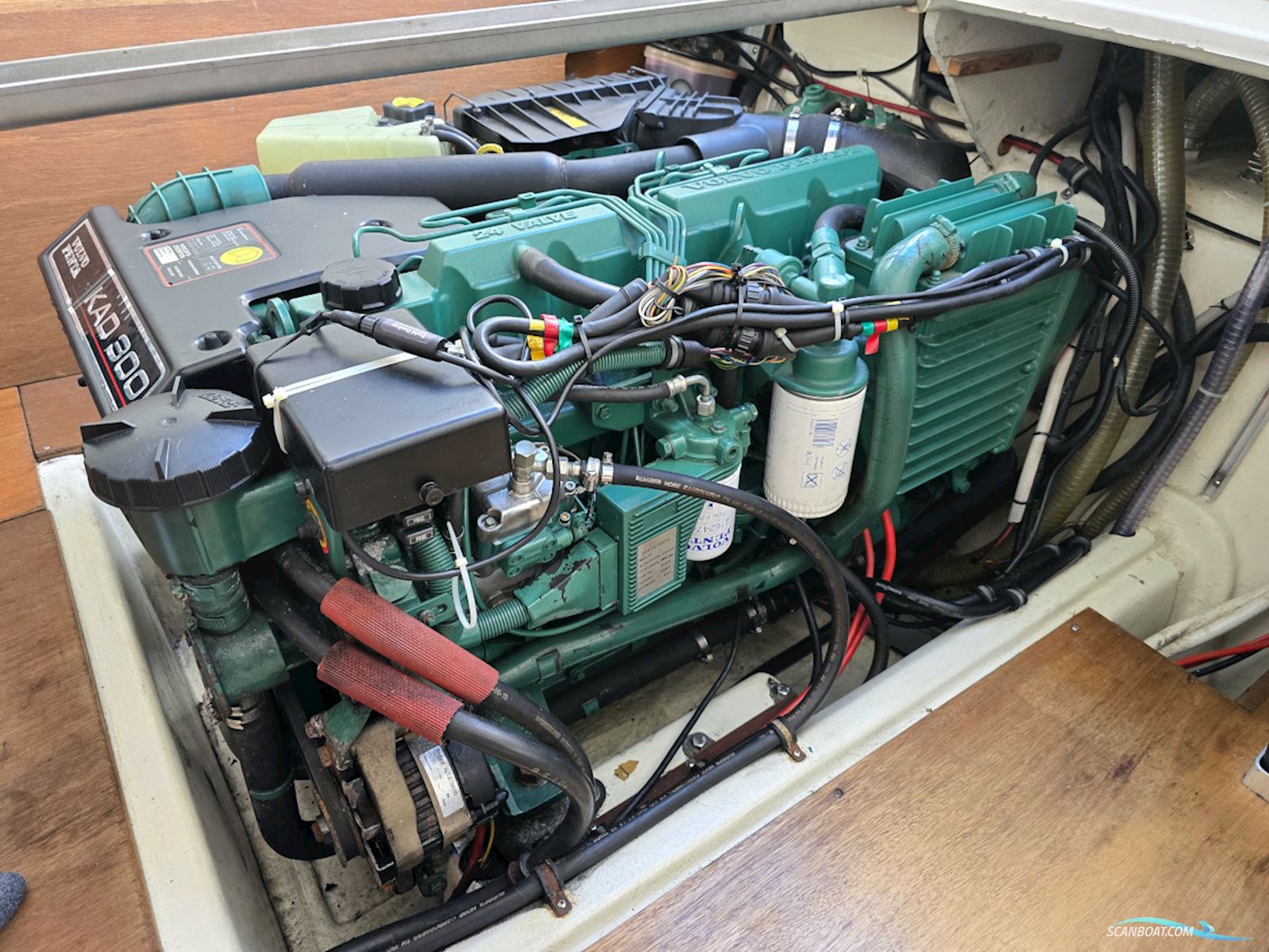 Forbina 10000 Volvo Penta Kad 300 Edc