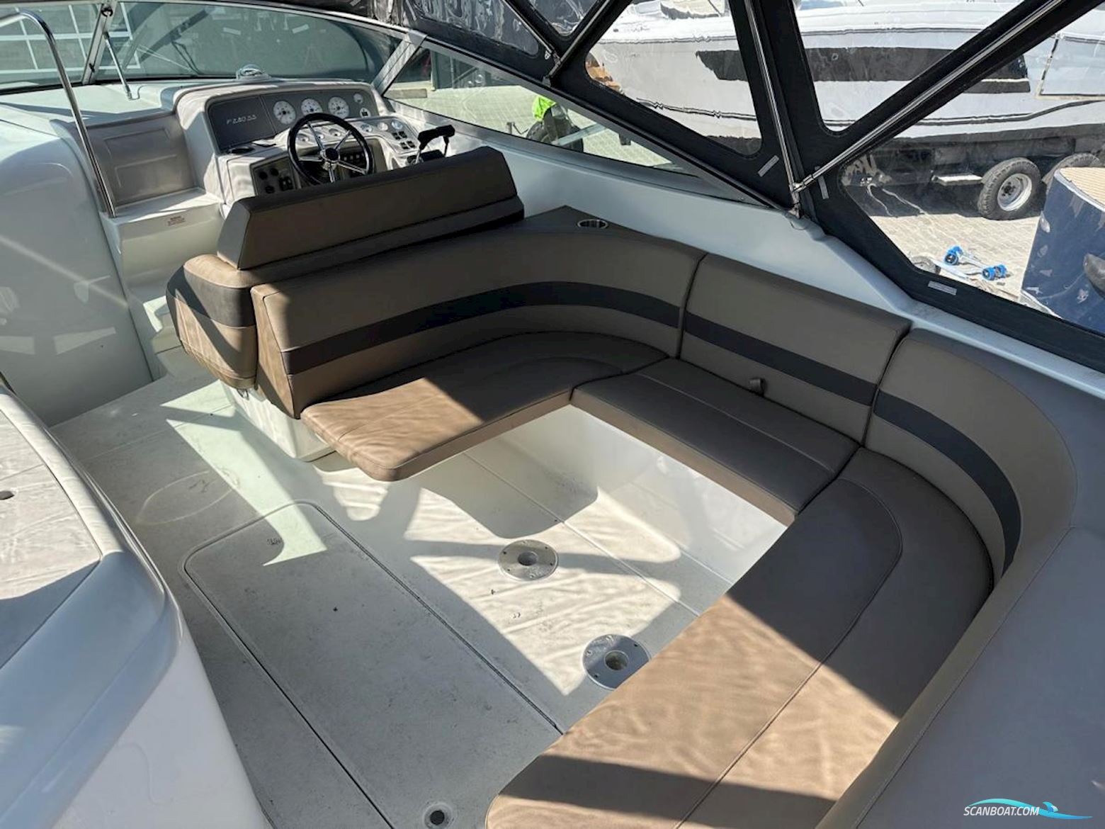 Formula F-280 SS Cuddy Cabin