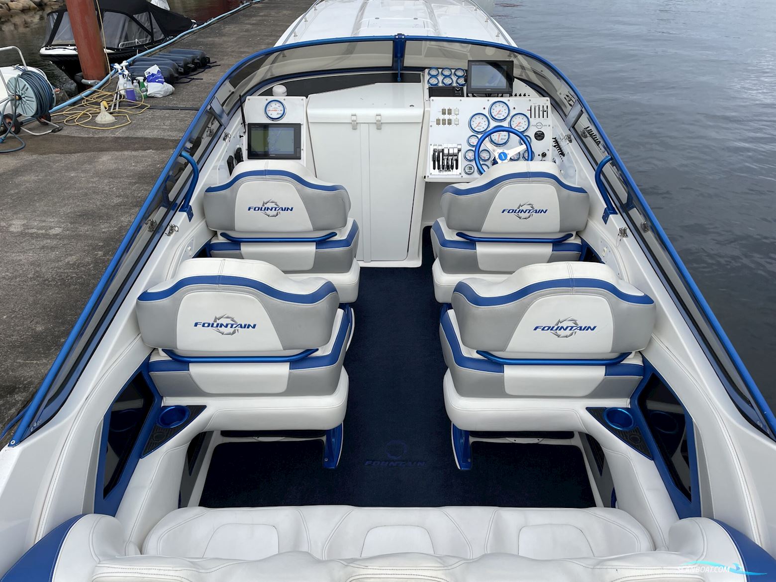 Fountain 47 Lightning