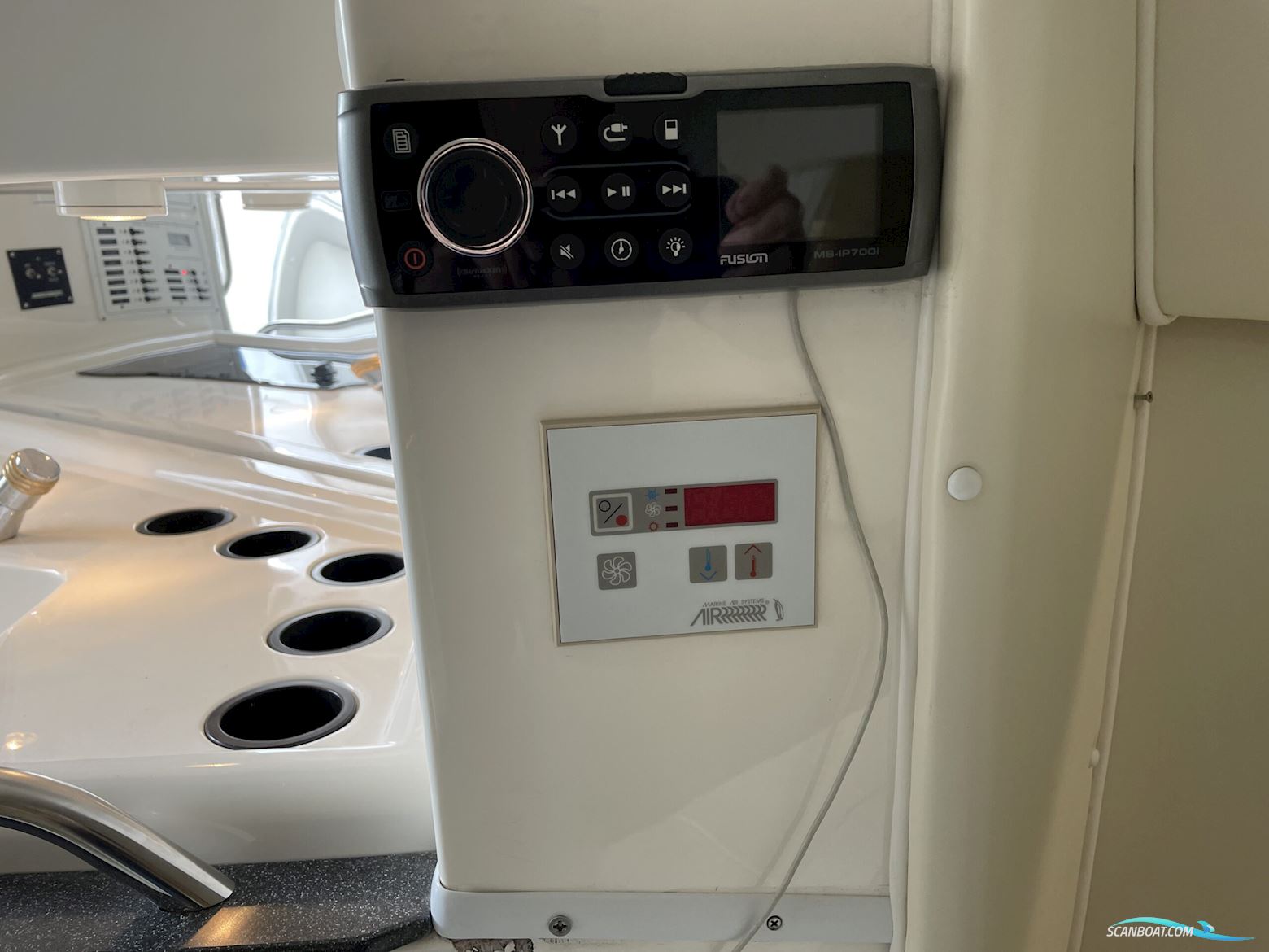 Fountain 47 Lightning