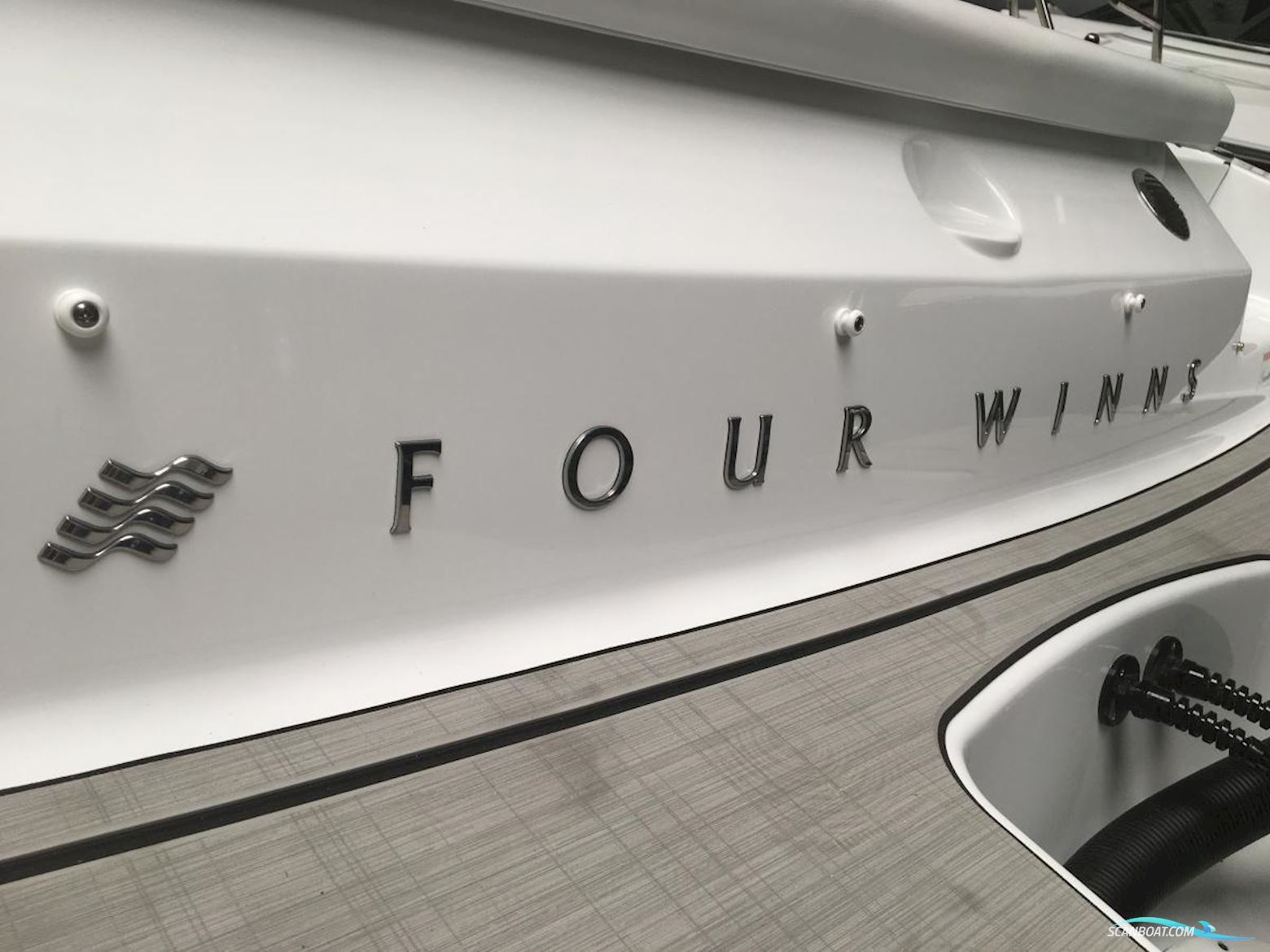 Four Winns  H1 OUTBOARD 21ft