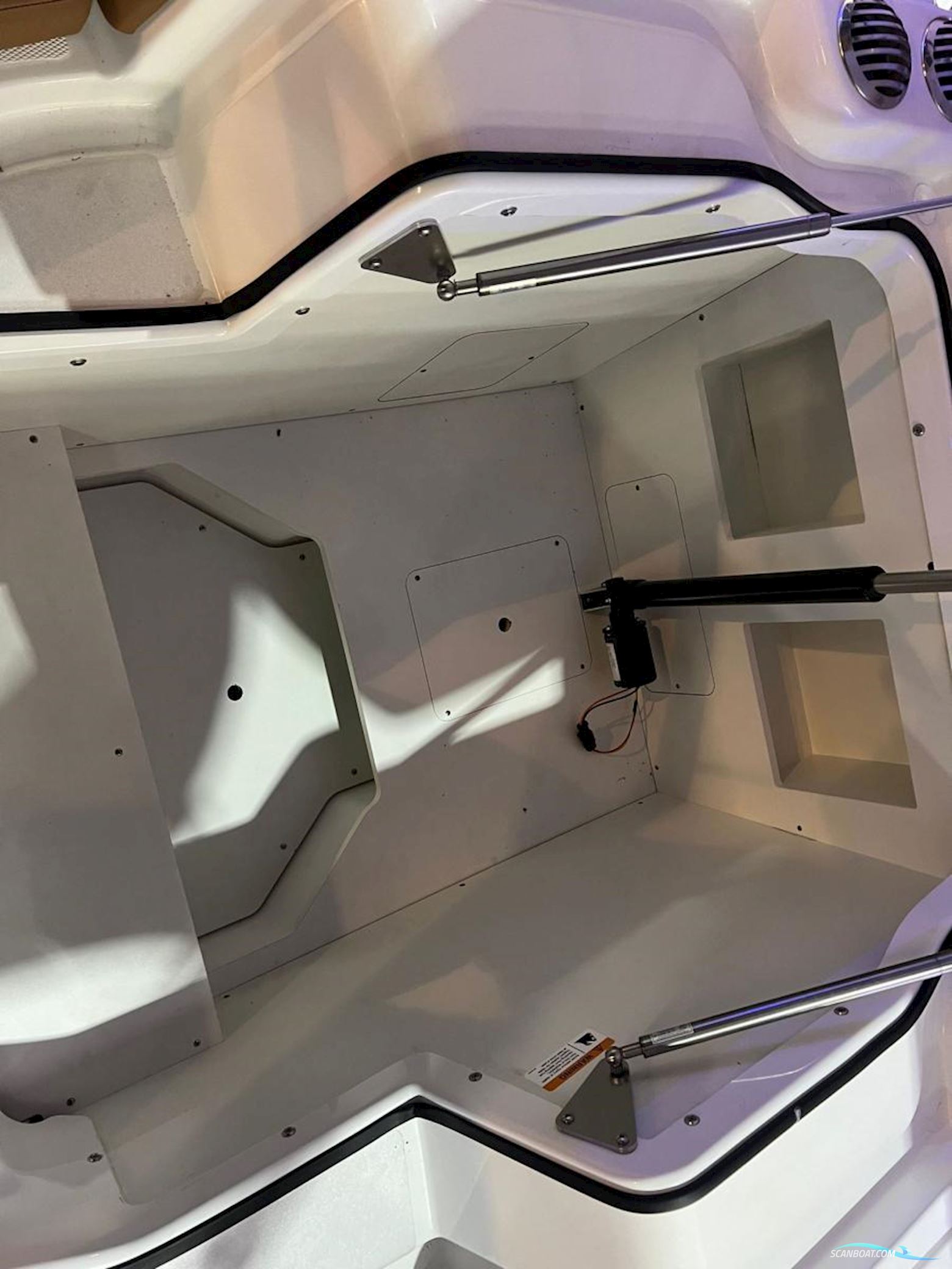 Four Winns  H2 BOWRIDER NEW DEMO