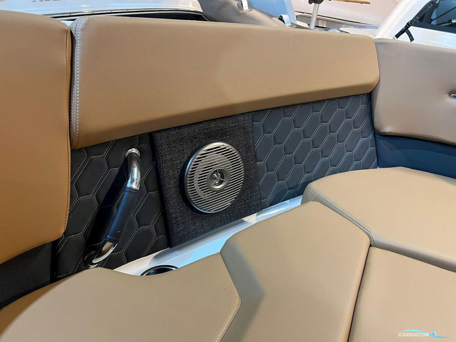 Four Winns  H2 BOWRIDER NEW DEMO