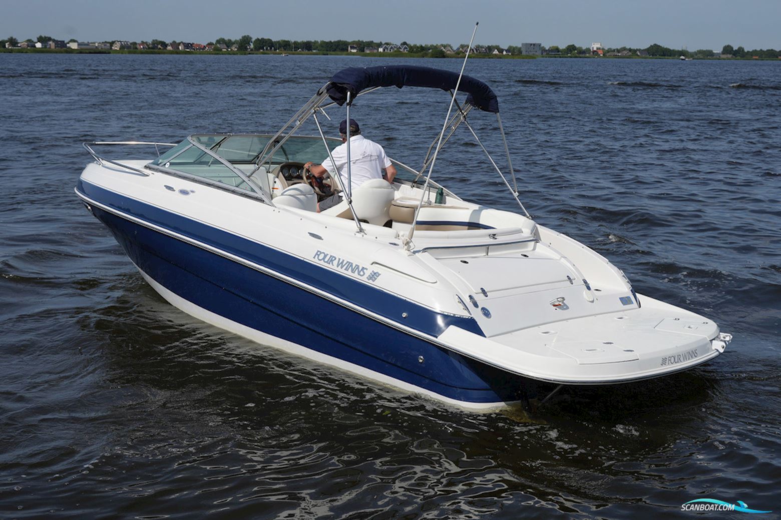 Four Winns 225 Sundowner