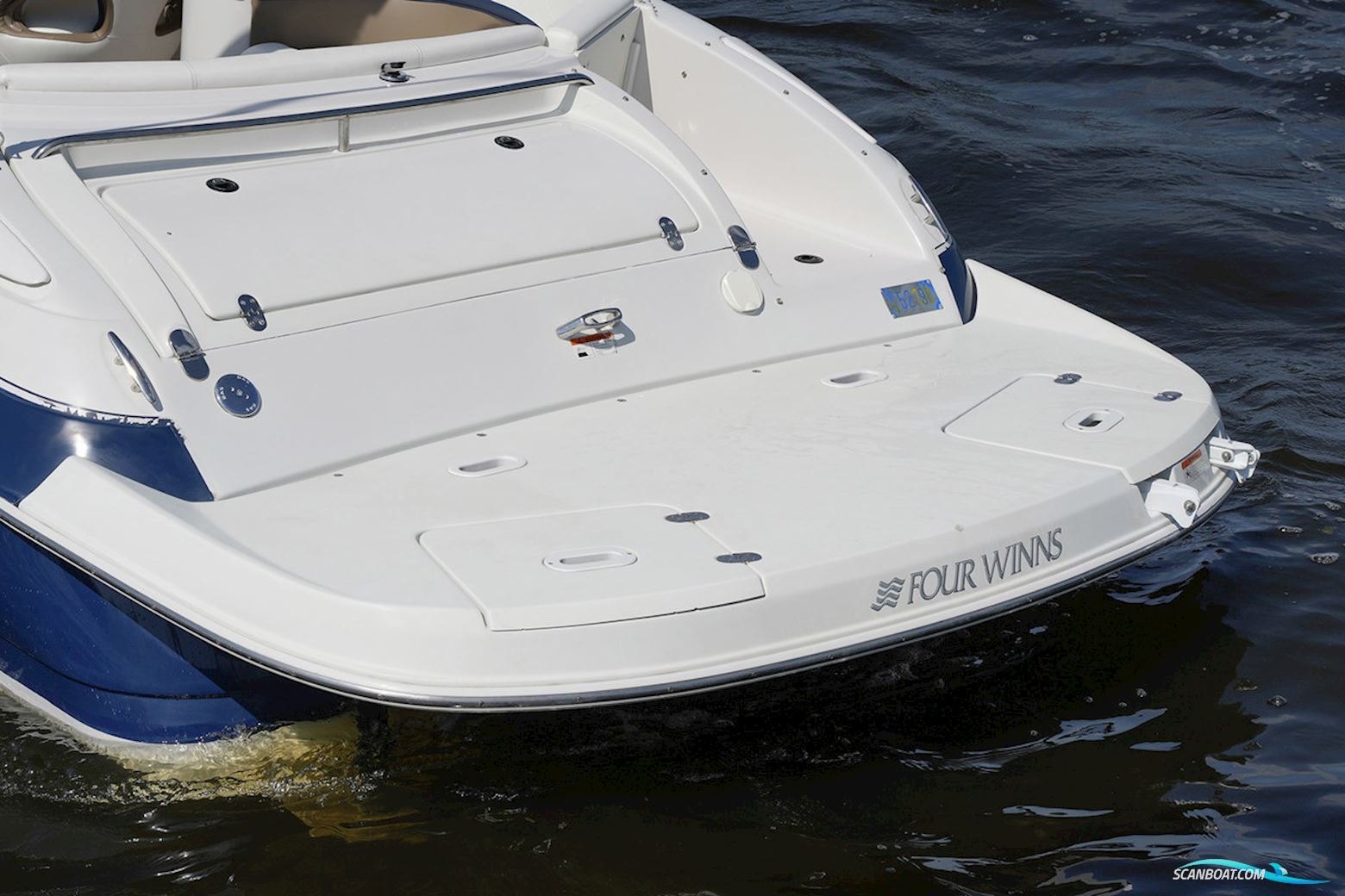 Four Winns 225 Sundowner