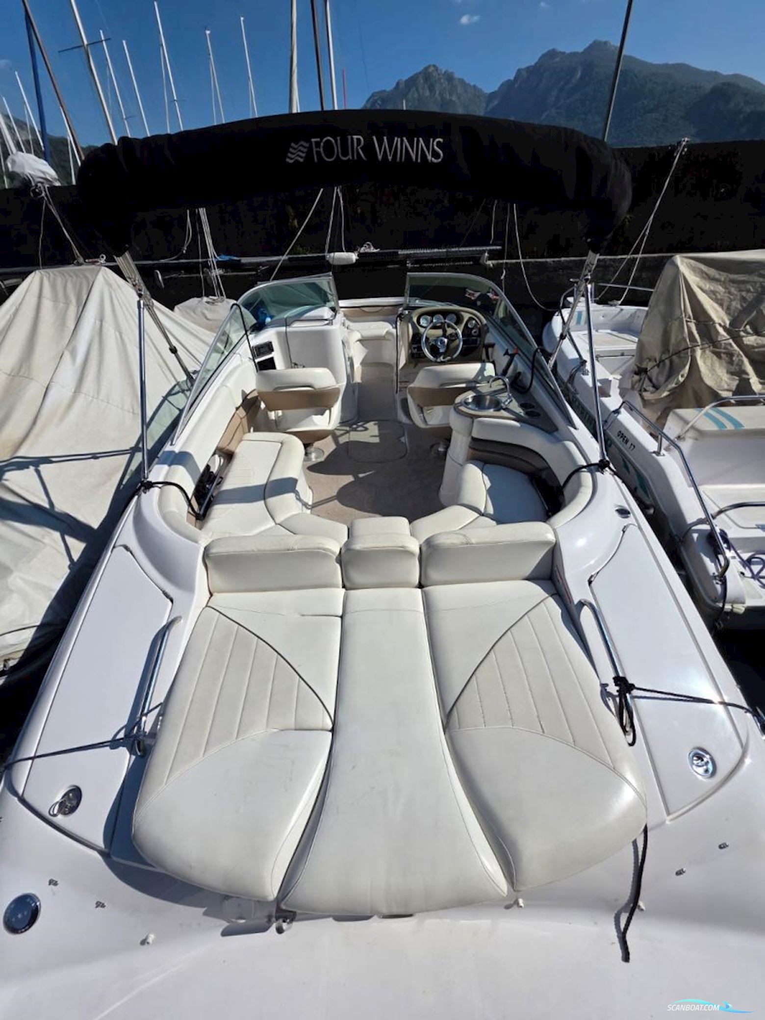 Four Winns 240 Horizon Bowrider