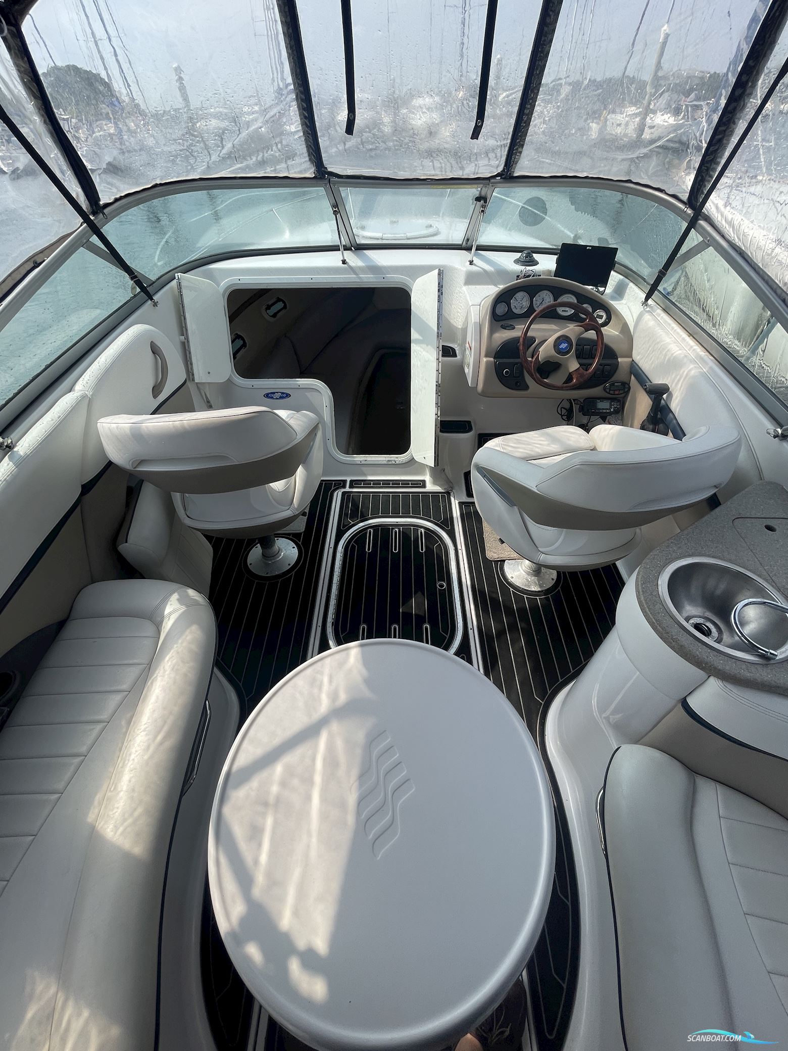 Four Winns 255 Sundowner