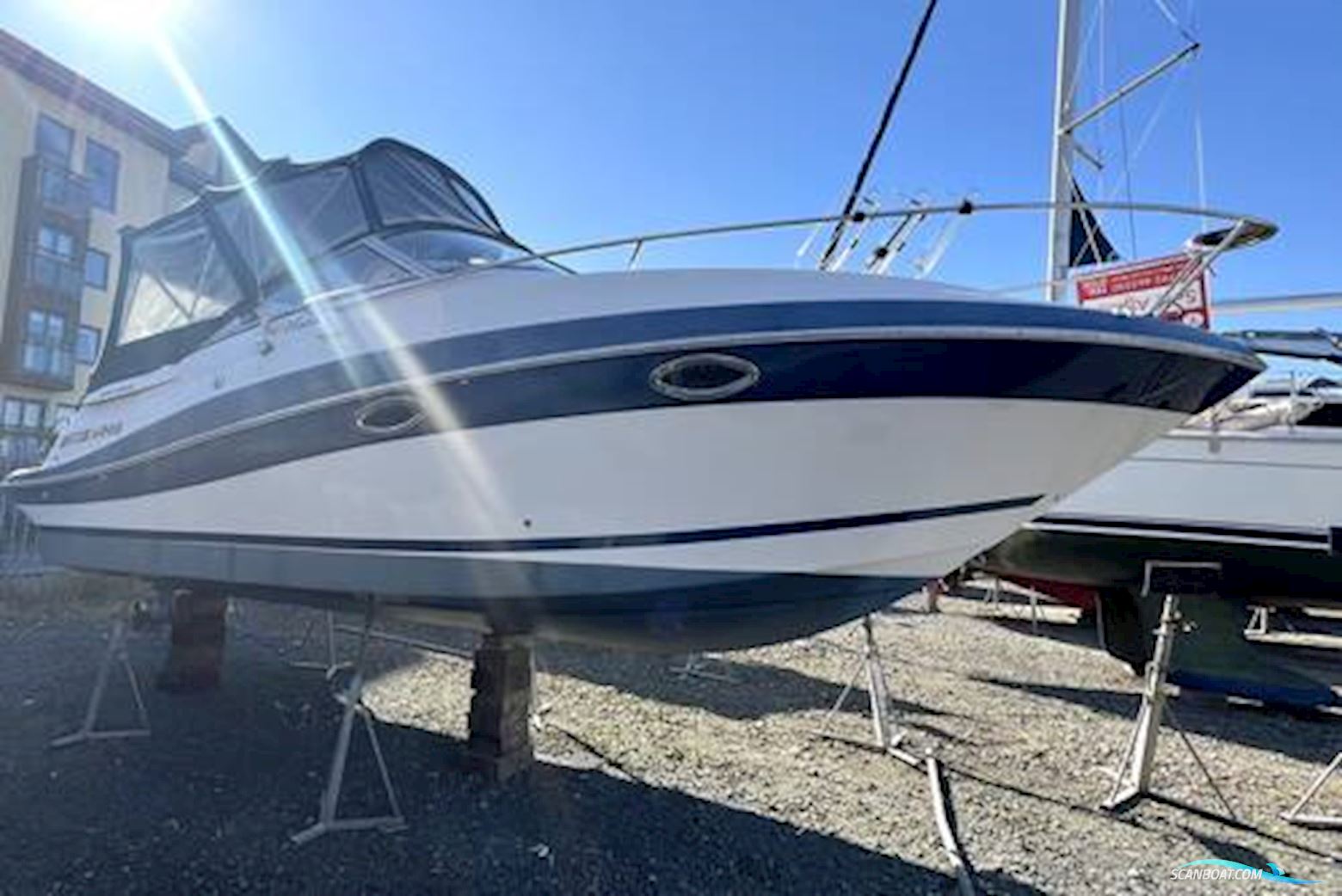Four Winns 258 Vista Motorboot 2006, mit Volvo Penta 5.7 Gxi motor, England