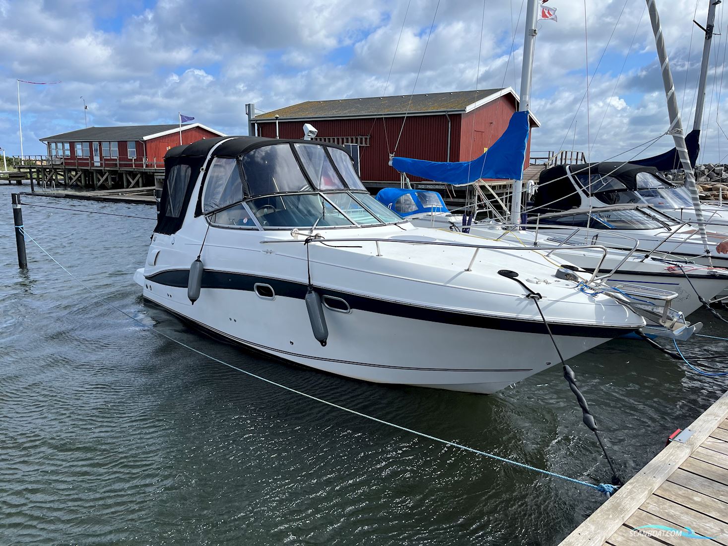 Four Winns 268 Vista Motorboot 2002, mit Volvo Penta 8.1 GI-B motor, Dänemark