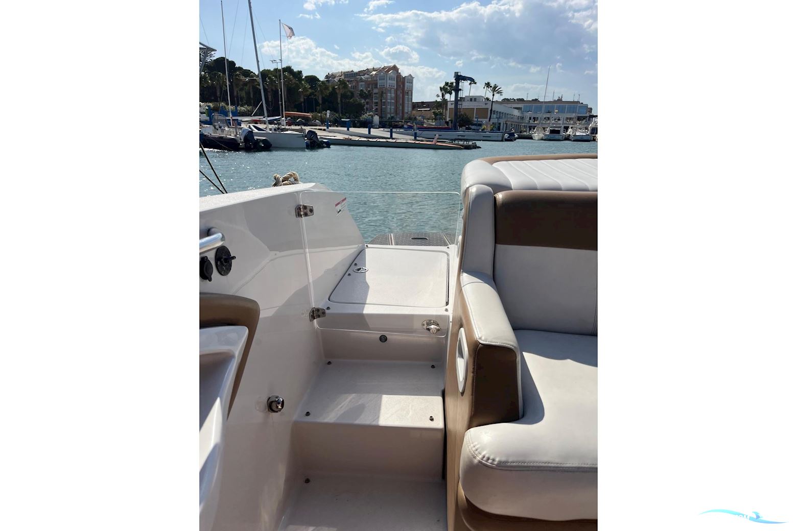 Four Winns SL262