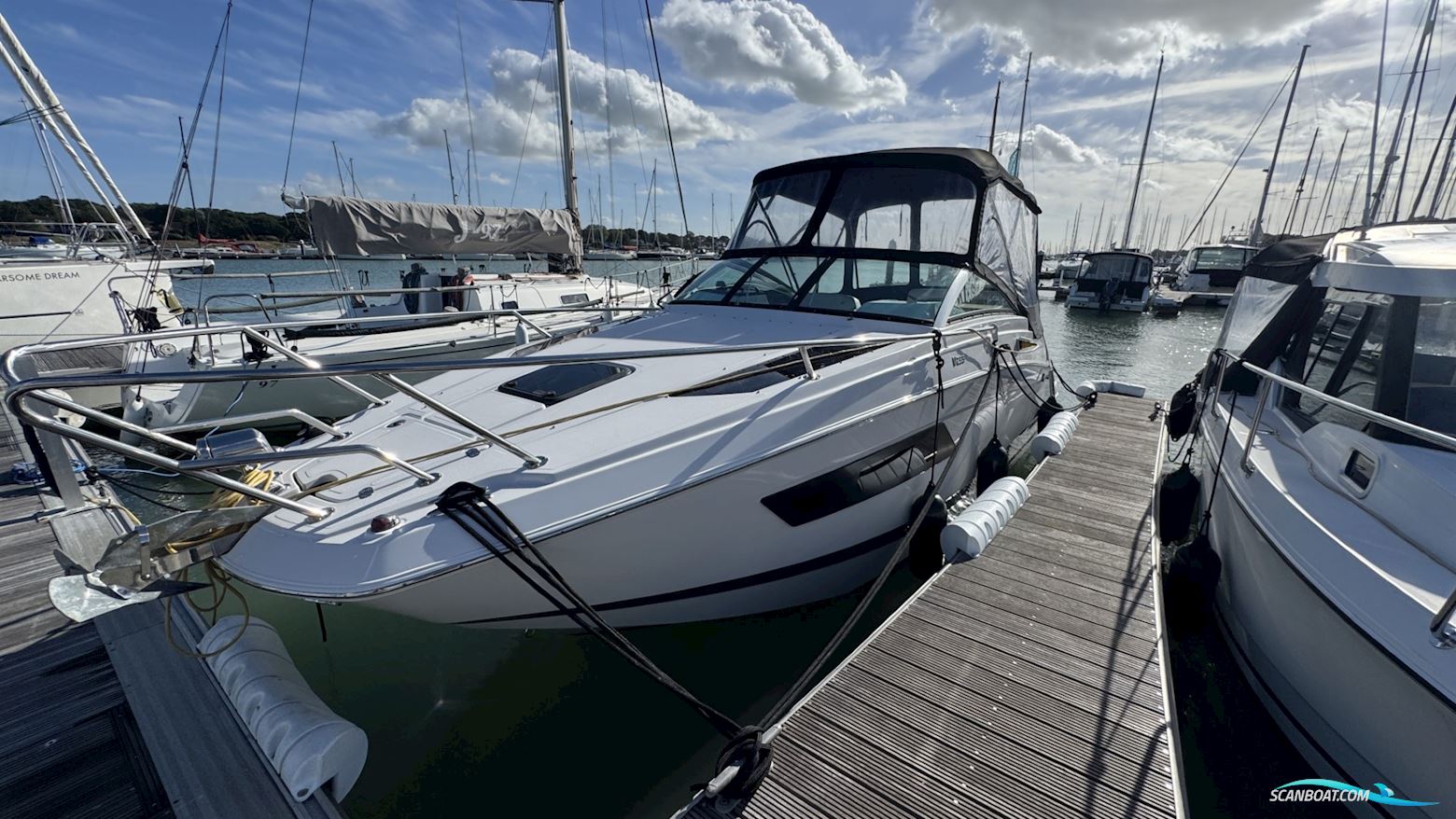 Four Winns V255