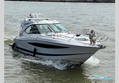 Four Winns V435 Motorboot 2010, Niederlande