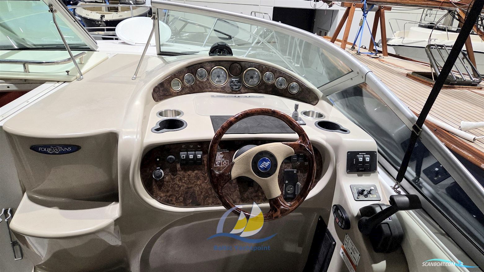 Four Winns Vista 248