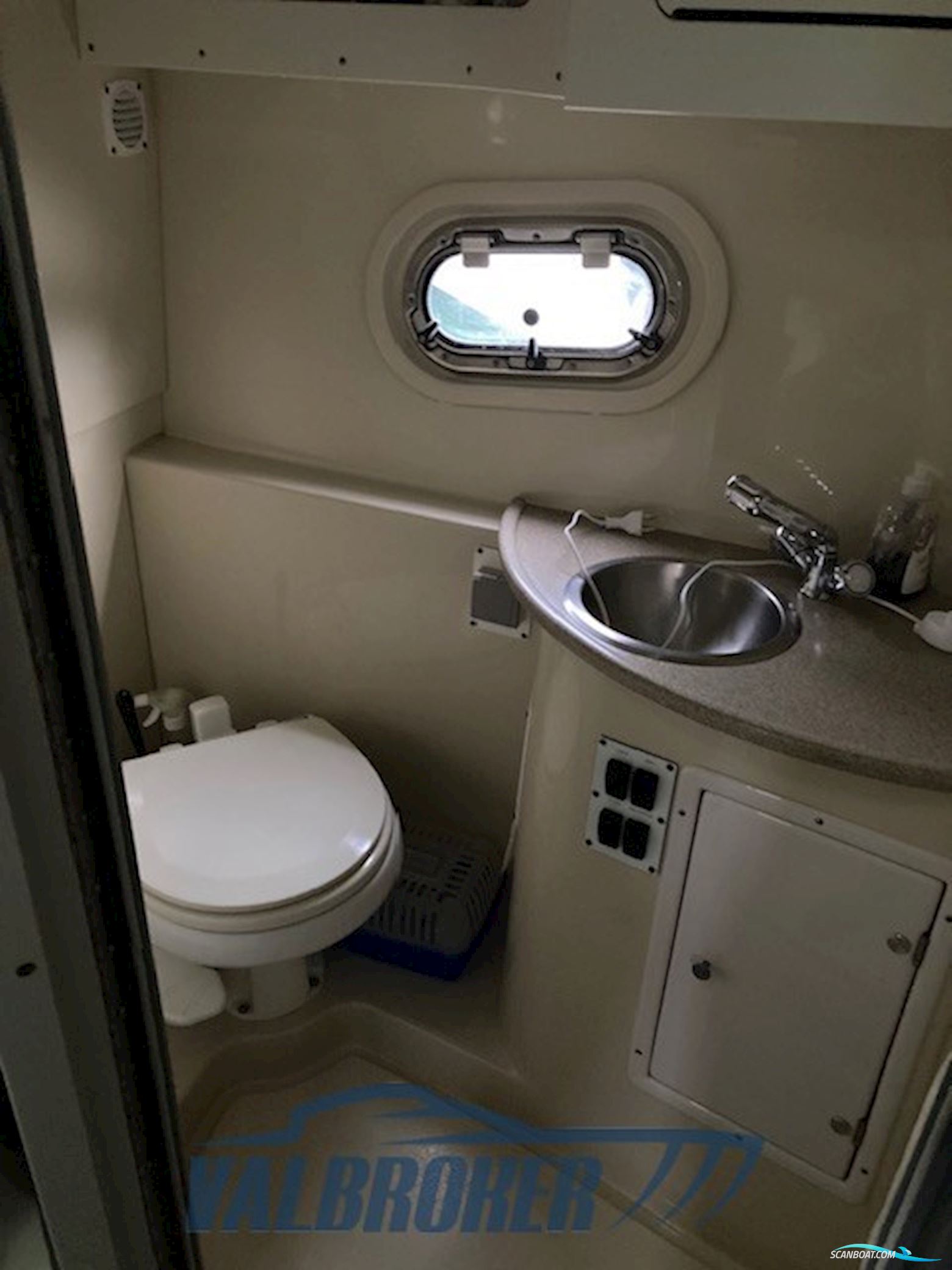 Four Winns Vista 288