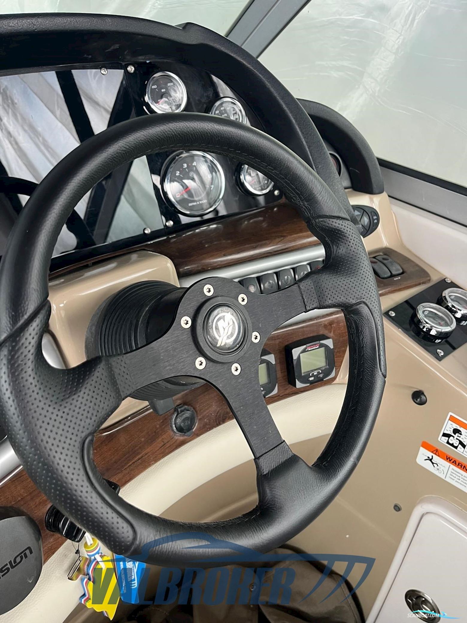 Four Winns Vista 288