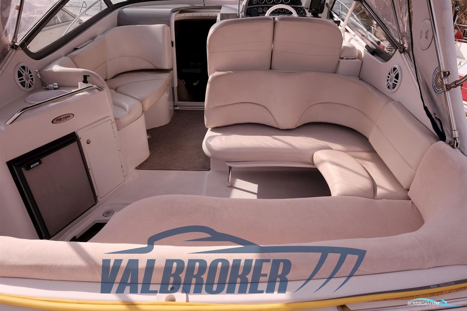 Four Winns Vista 298