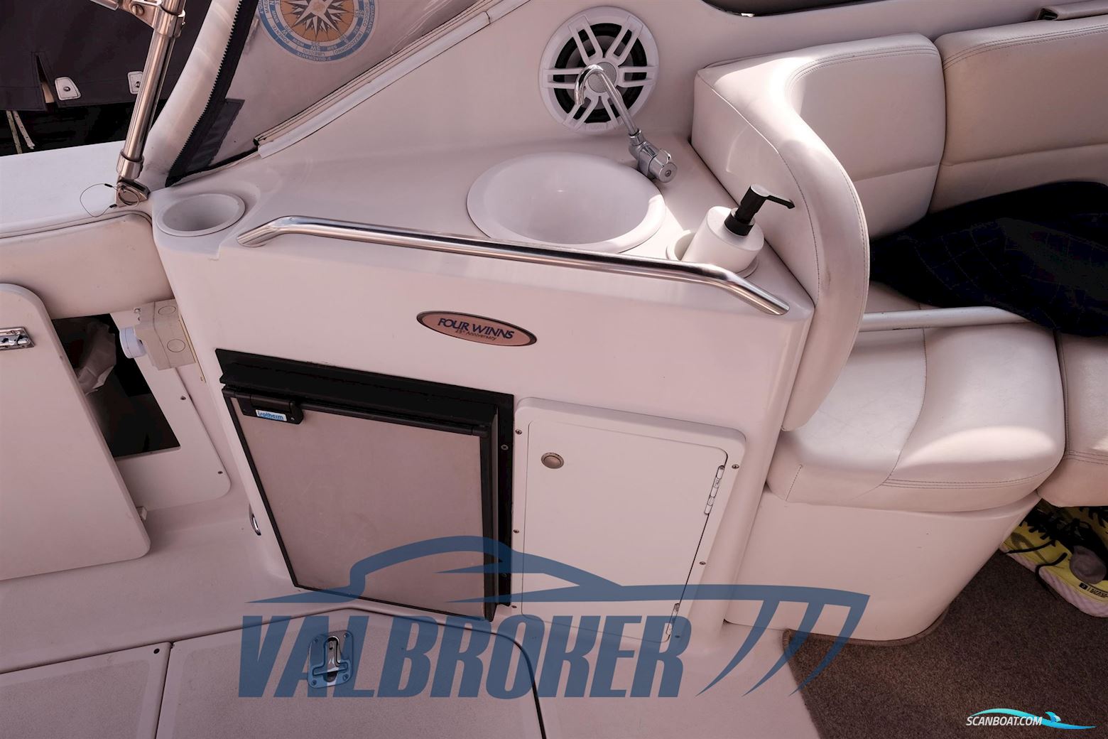 Four Winns Vista 298