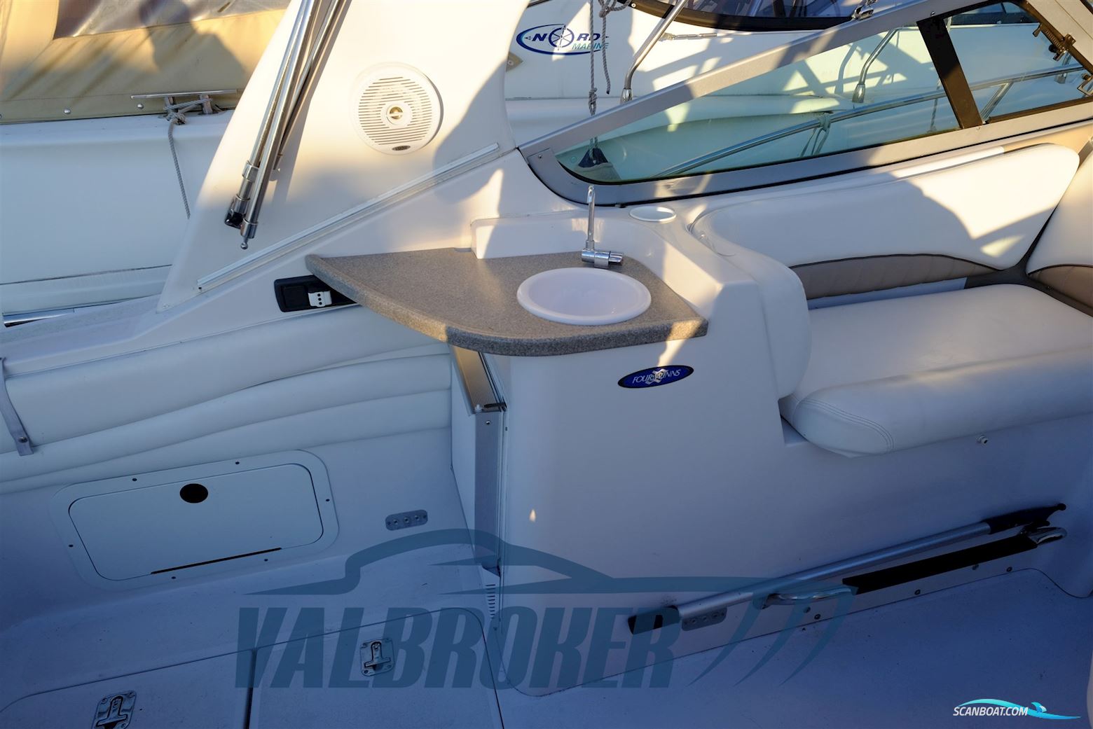 Four Winns Vista 328