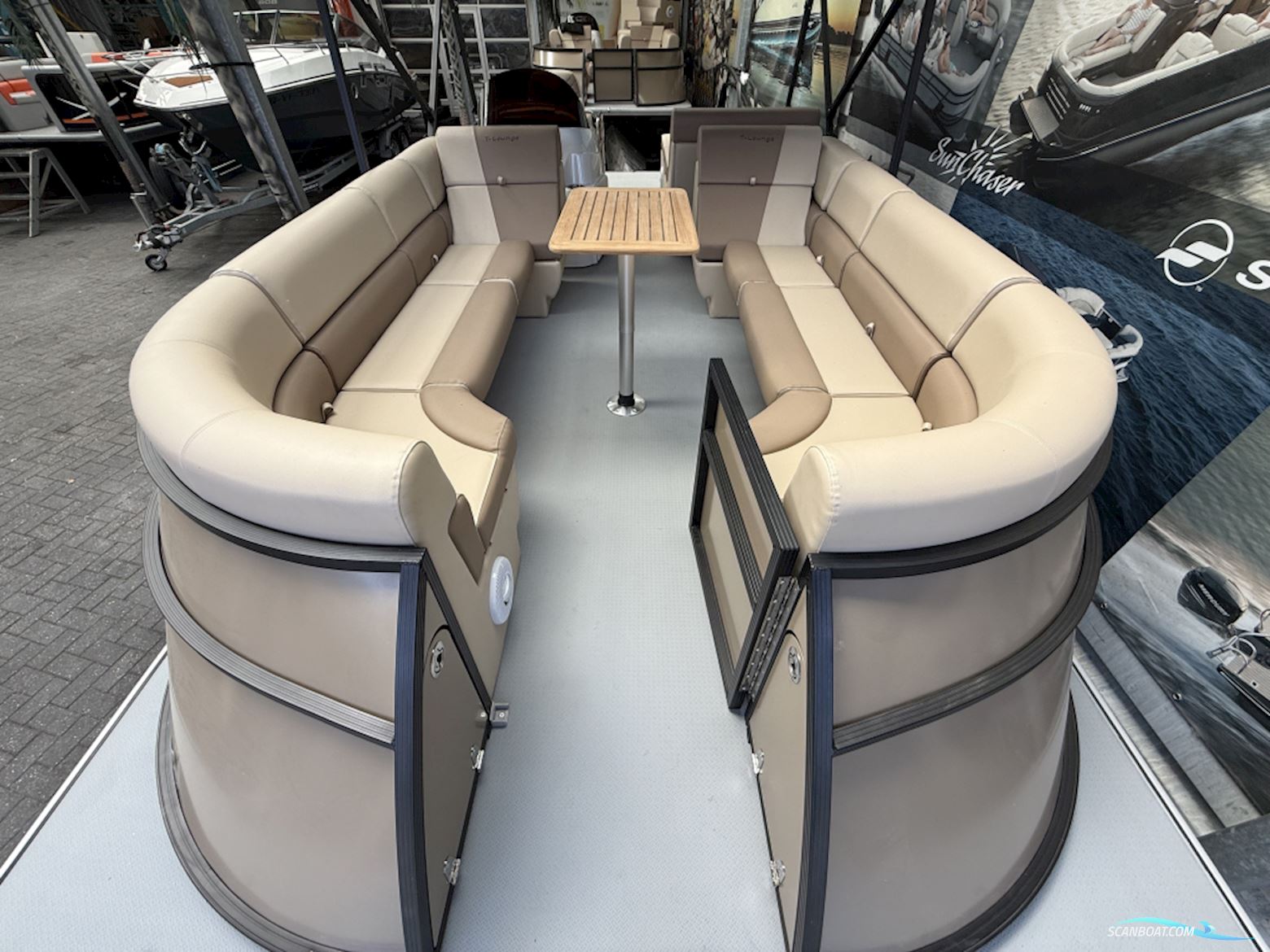 Funcruiser Pontoon 650 - NIEUW