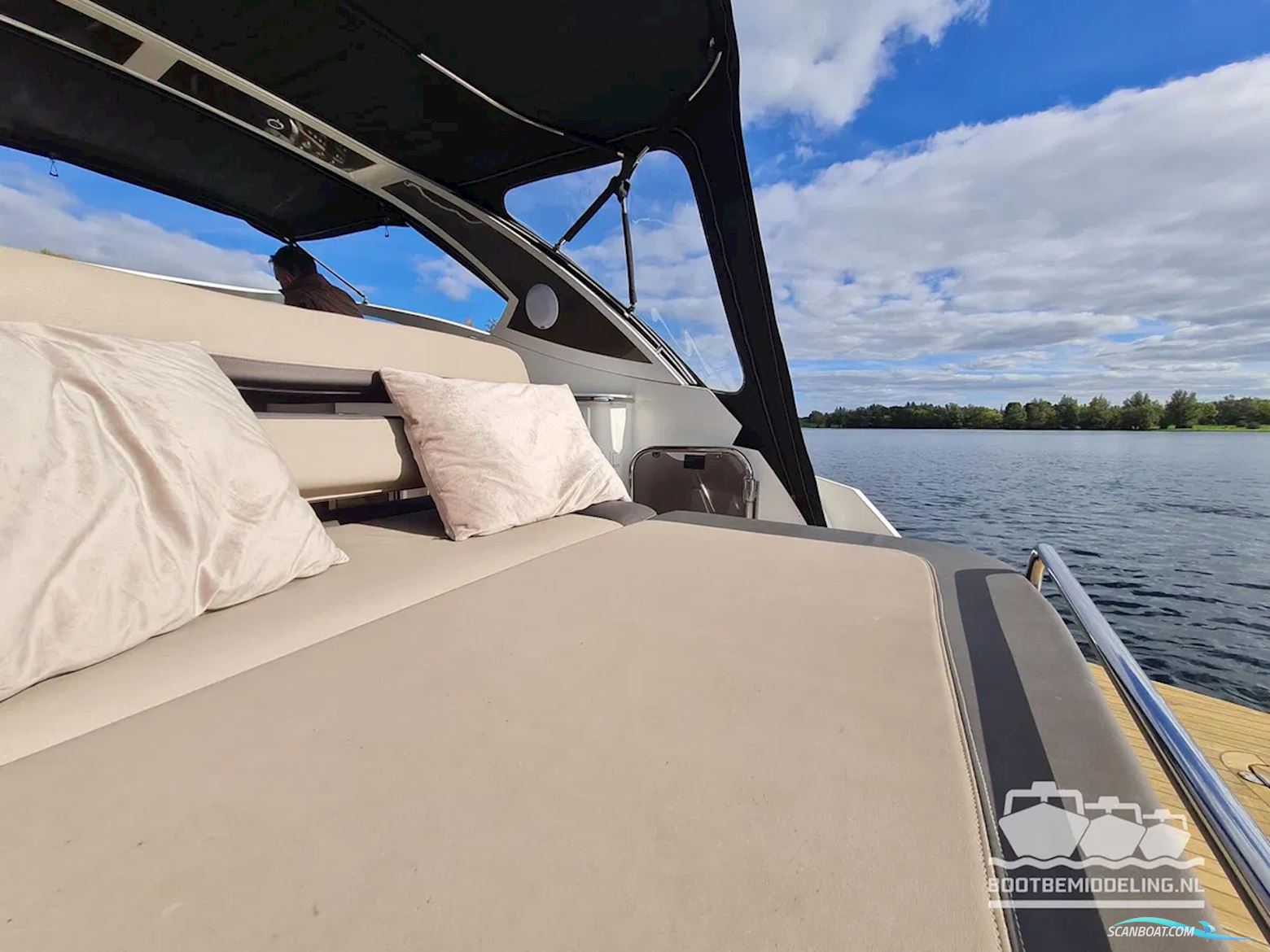Galeon 325 Open