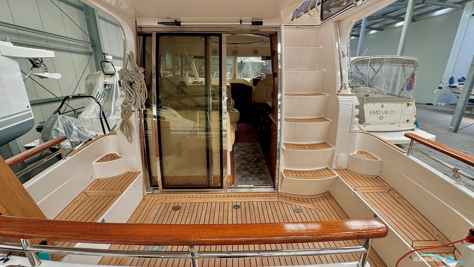 Galeon 330 Fly