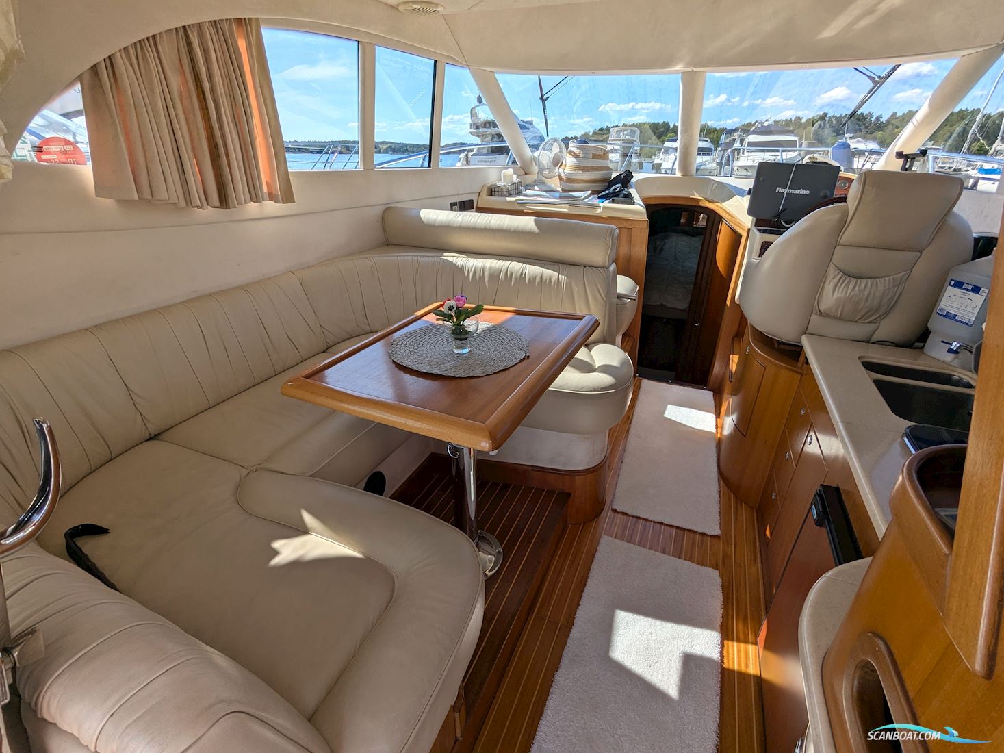 Galeon 330 Fly