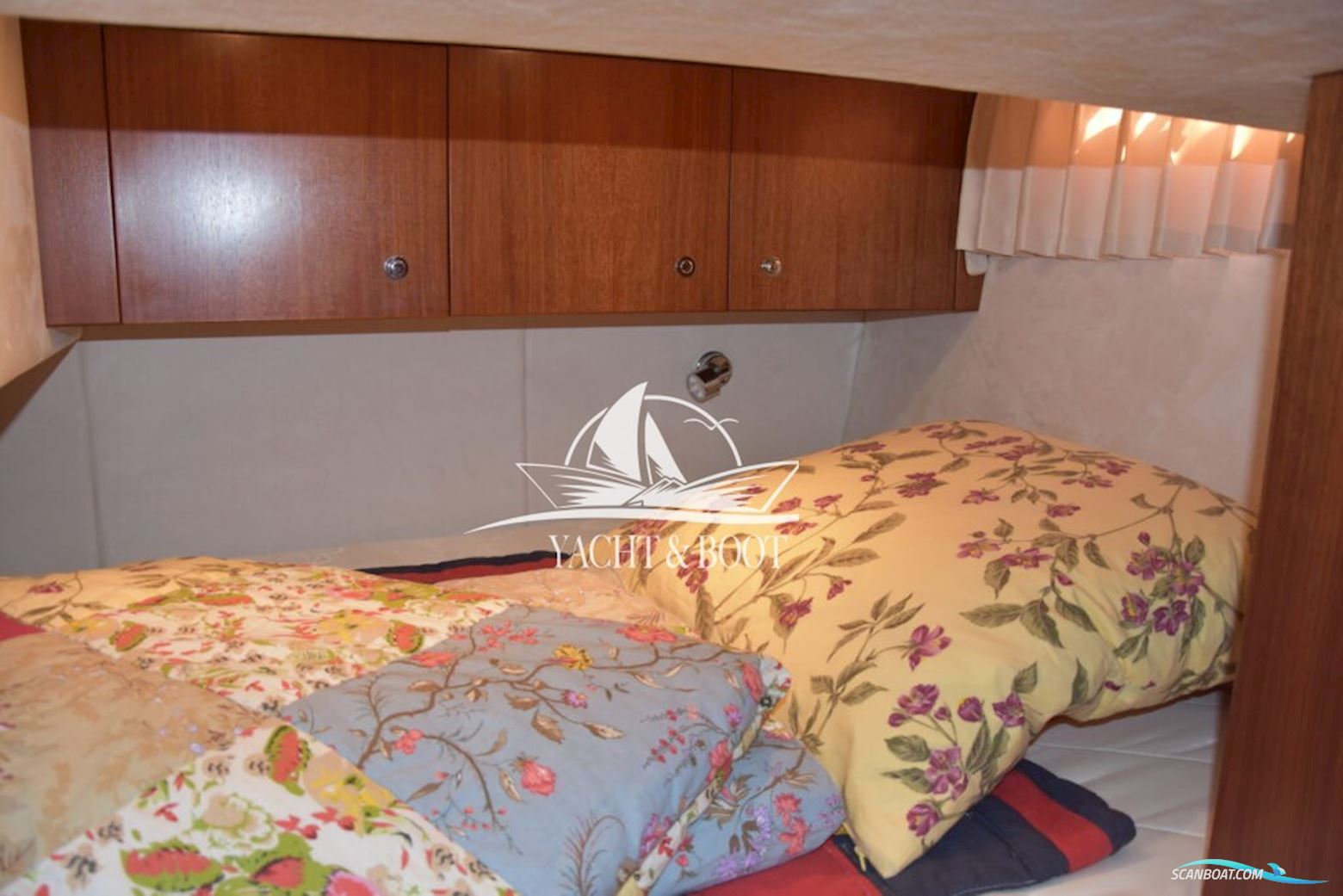 Galeon 330 Fly