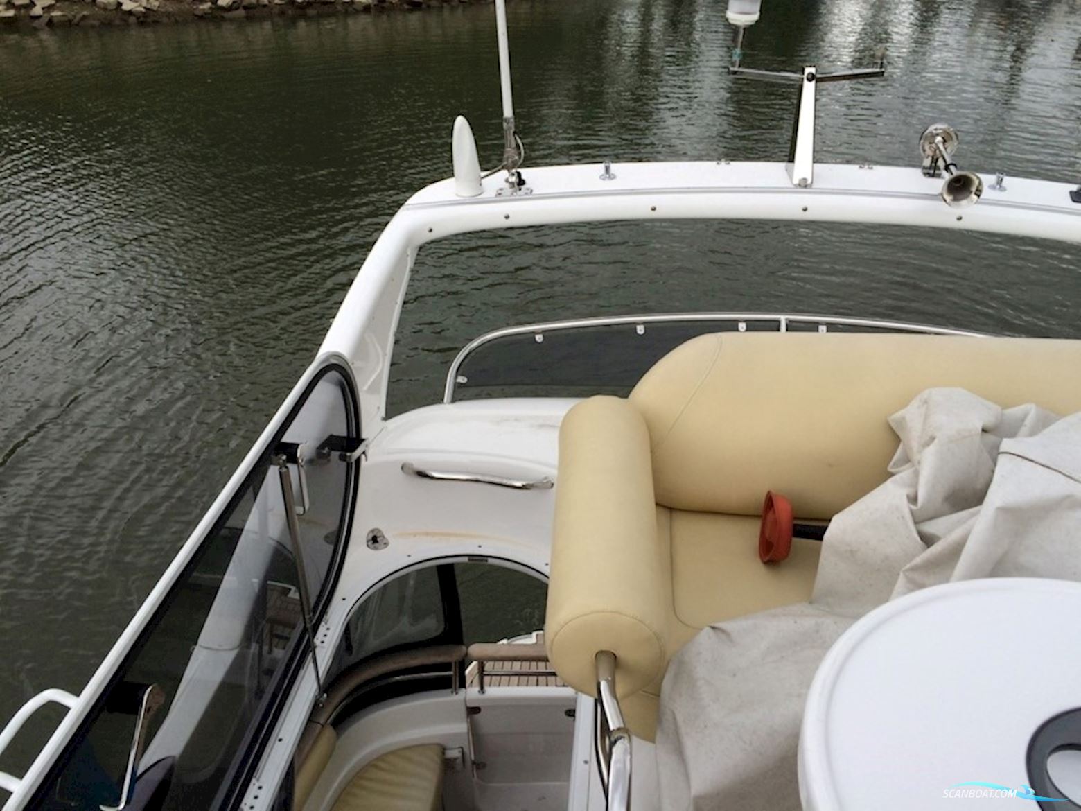 Galeon 330 Fly