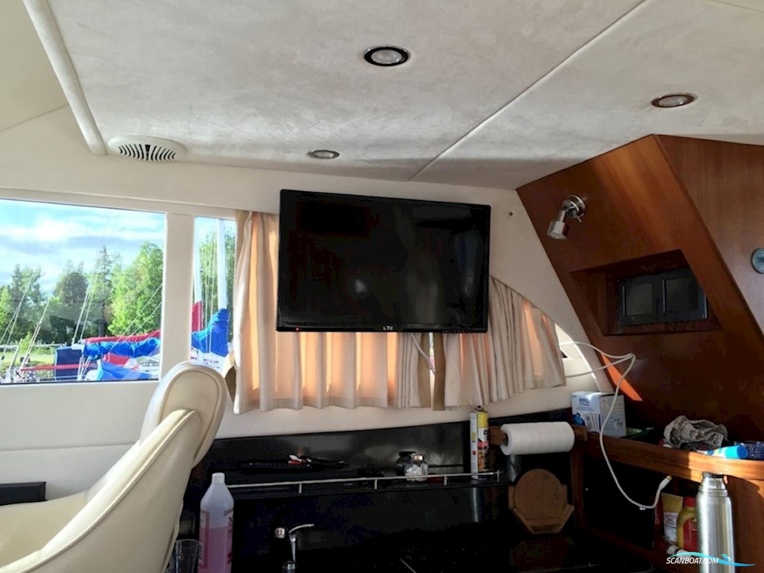 Galeon 330 Fly