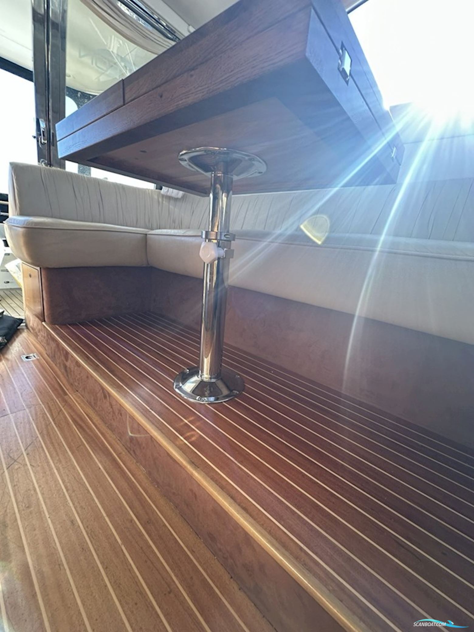 Galeon 330 Fly