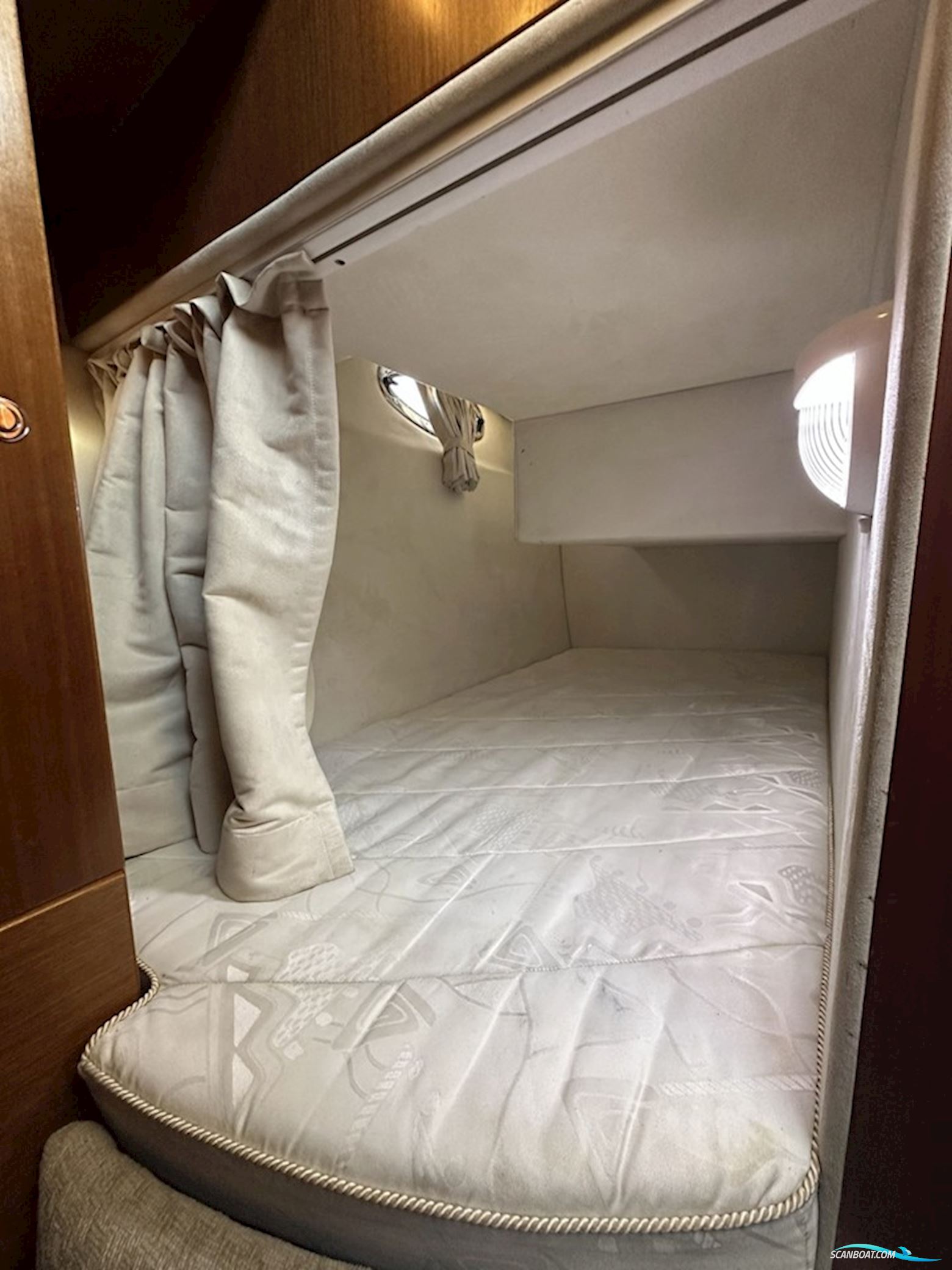 Galeon 330 Fly
