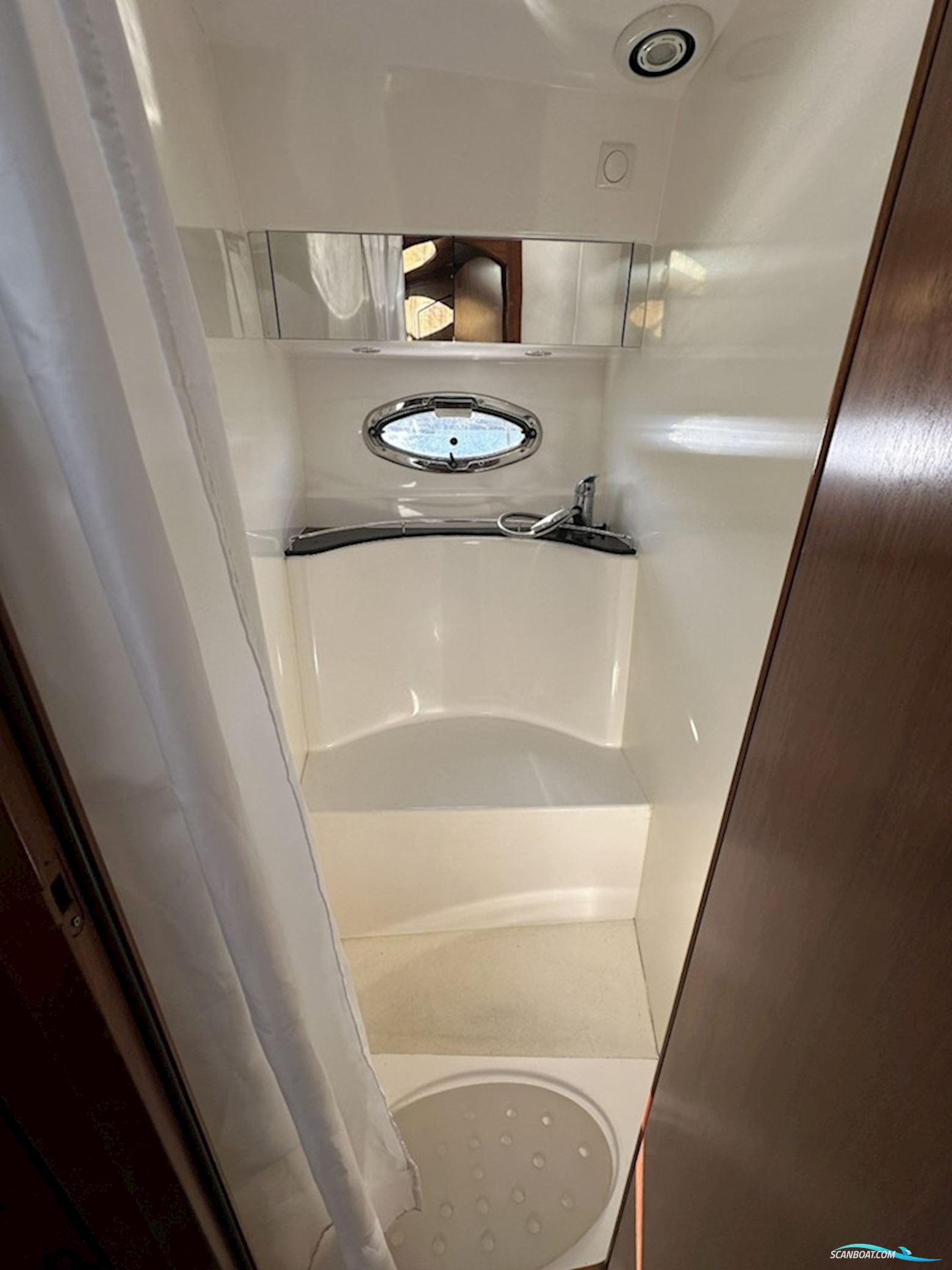 Galeon 330 Fly