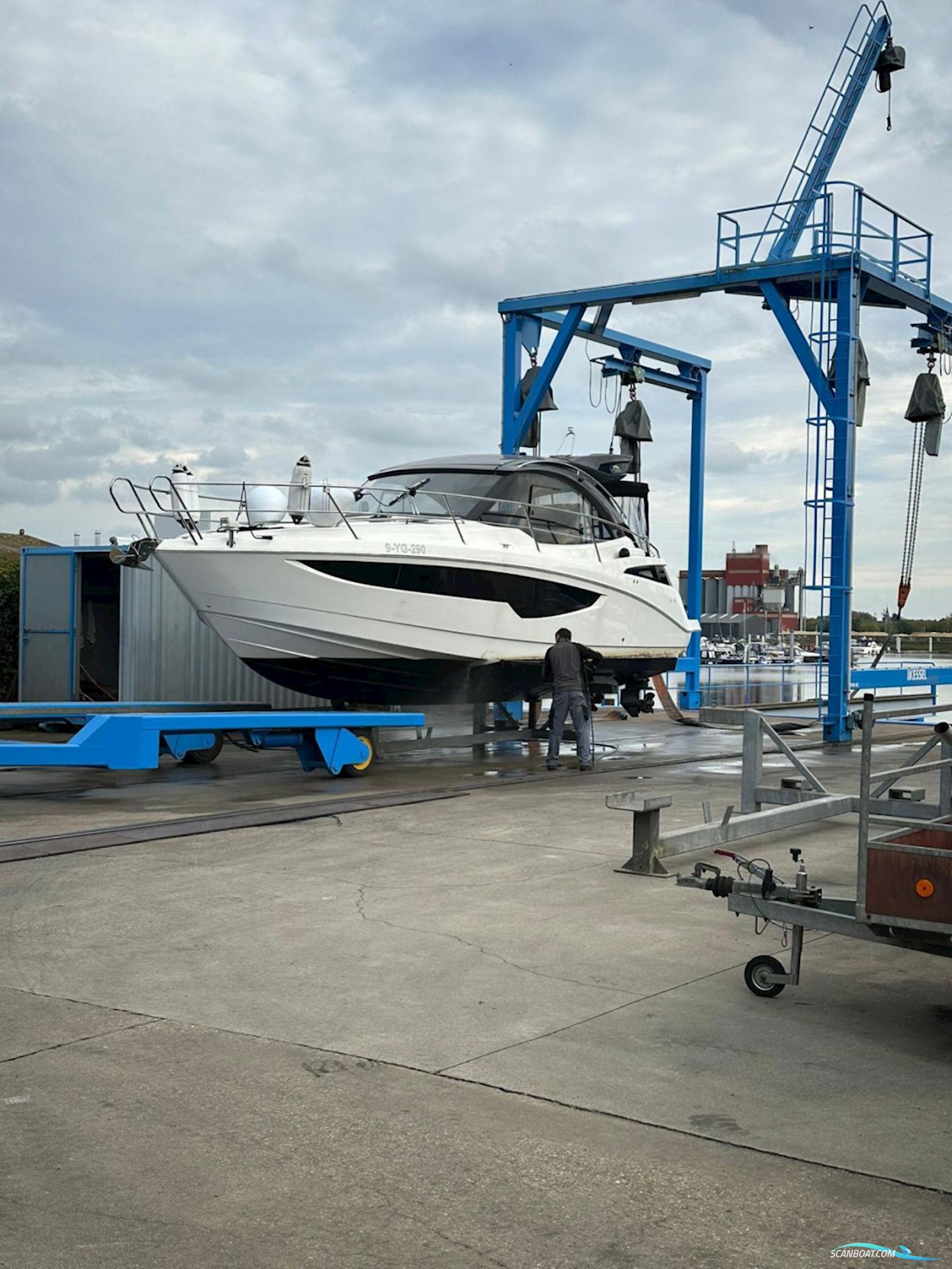 Galeon 335