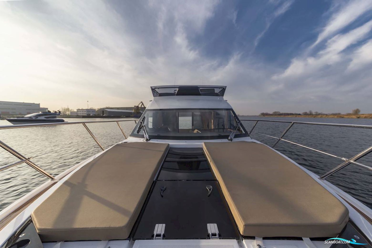 Galeon 360 FLY