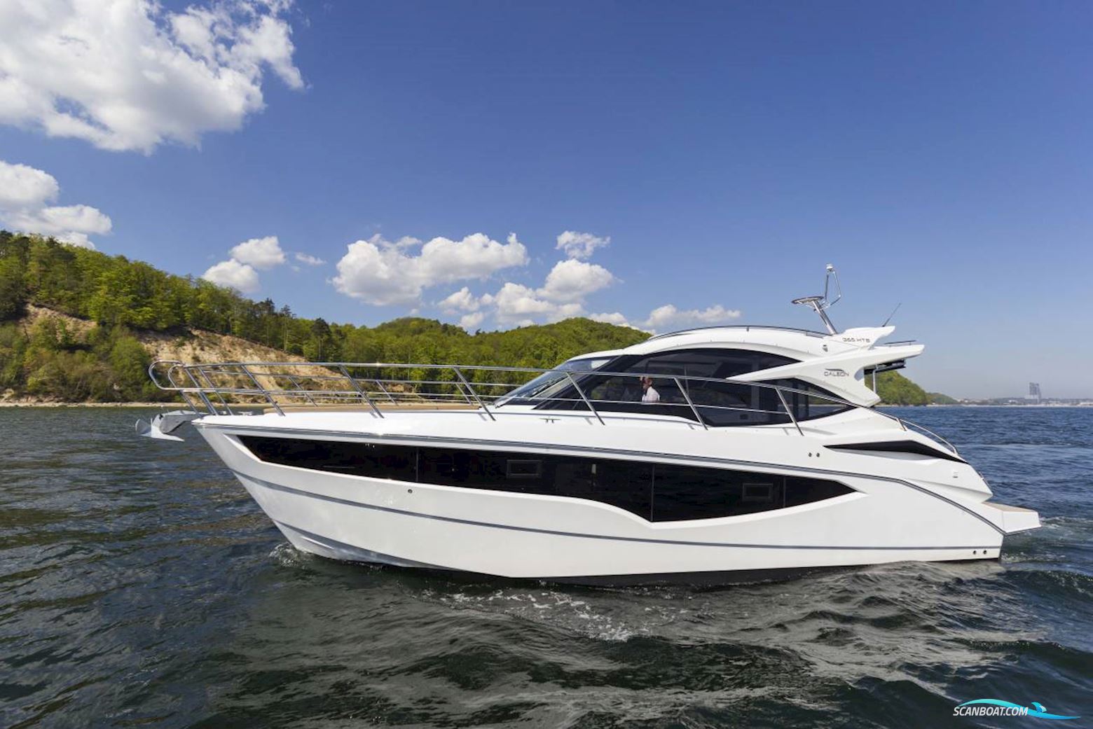 Galeon 365 HTS Motorboot 2024, mit 2 x Mercury Mercruiser 4.5 MPI DTS motor, Dänemark