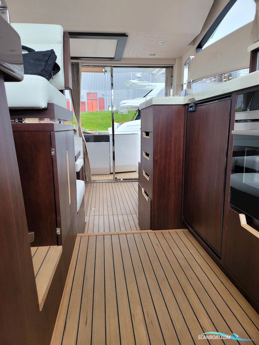 Galeon 430 Sky