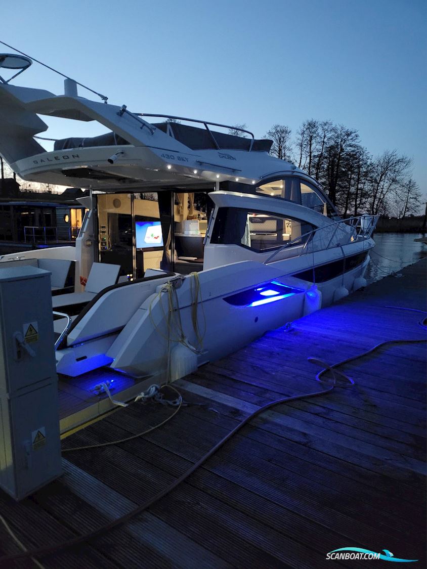 Galeon 430 Sky