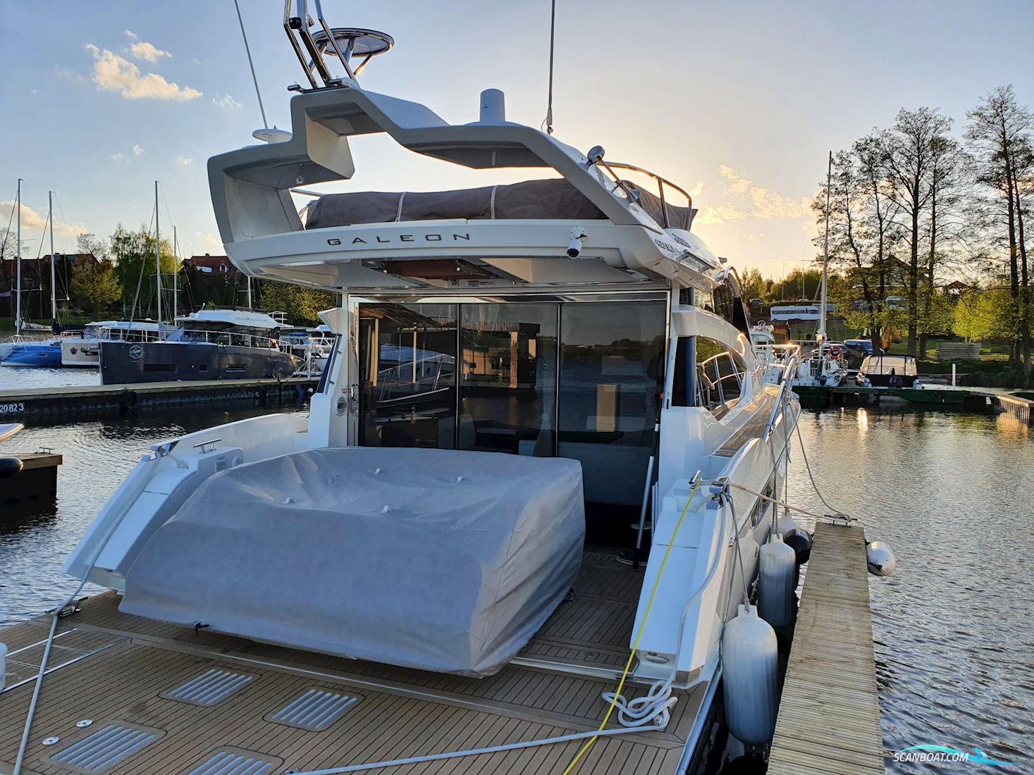 Galeon 430 Sky